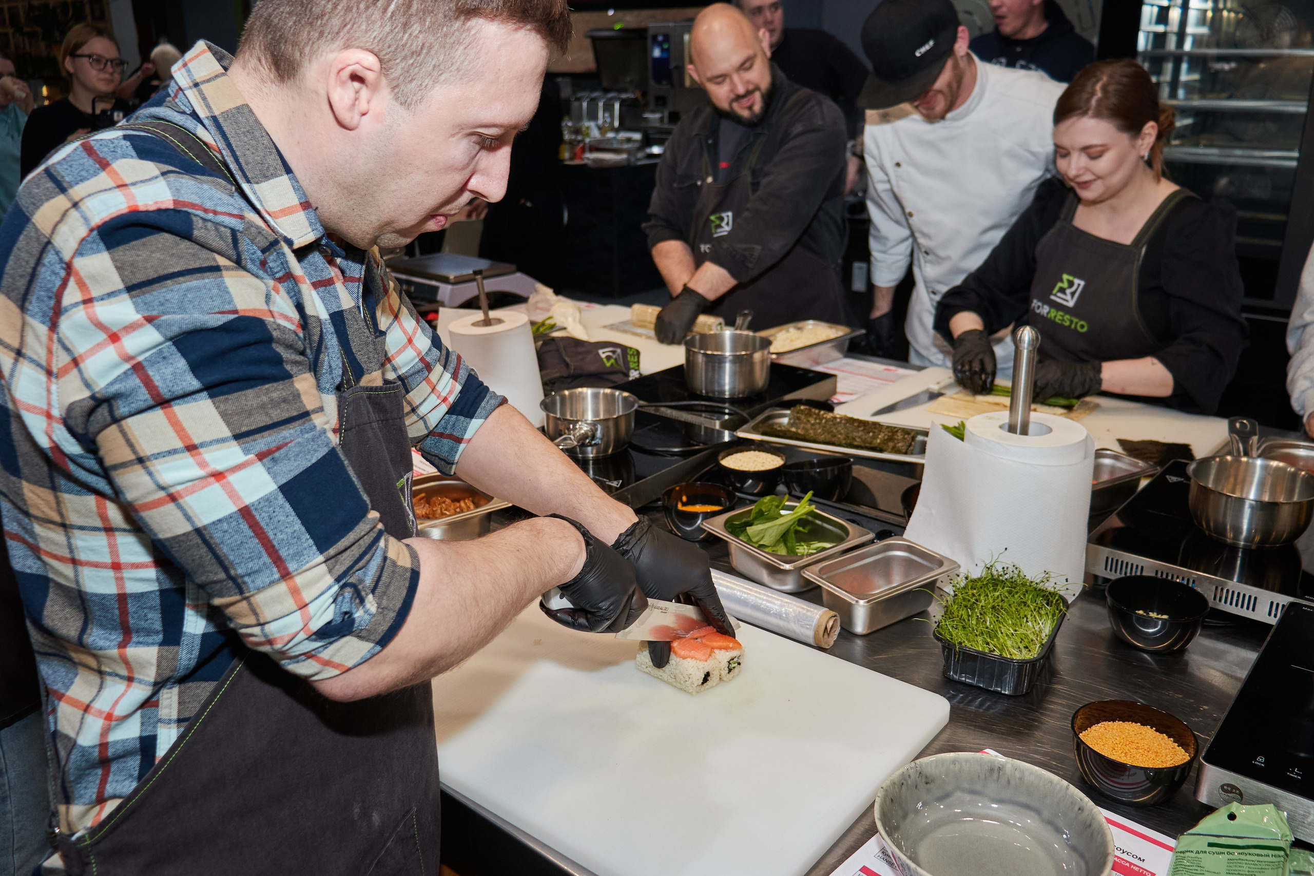 Мастер Класс паназиатской кухни ResFood — Курсант Нурадинов. Фотограф Красноярск | Ховрин Иван | Свадьбы, Мероприятия, Фотосессии
