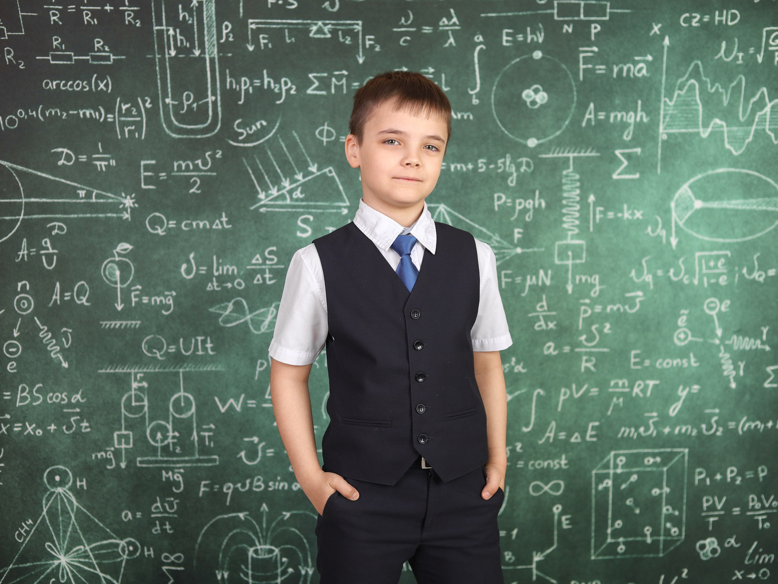 Выпускная книга "Ветер". Выпускные альбомы в Тюмени для школ, садов, вузов спортивных секций