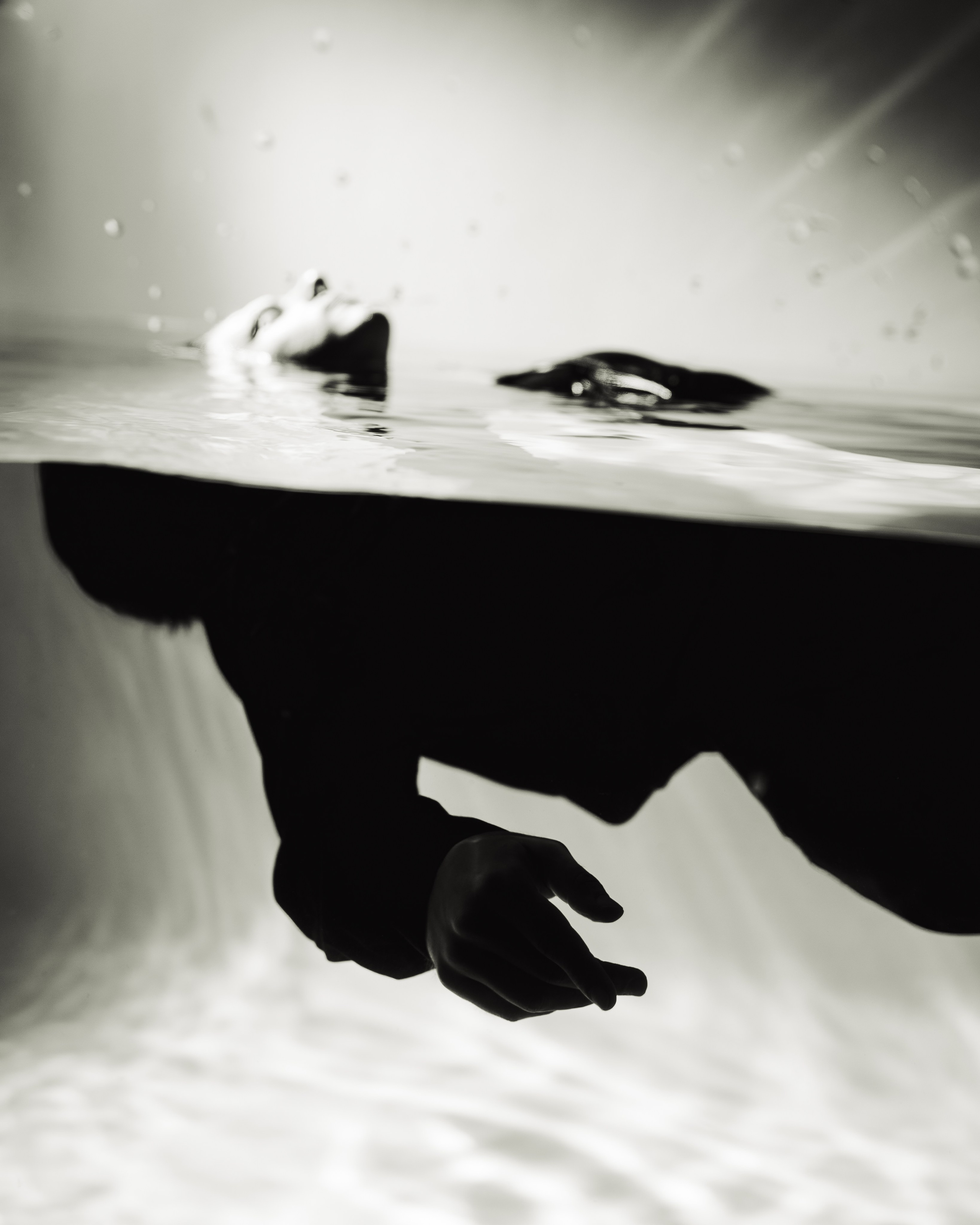 Мужская съёмка с водой. Фотоведьма Дарья Нечинская