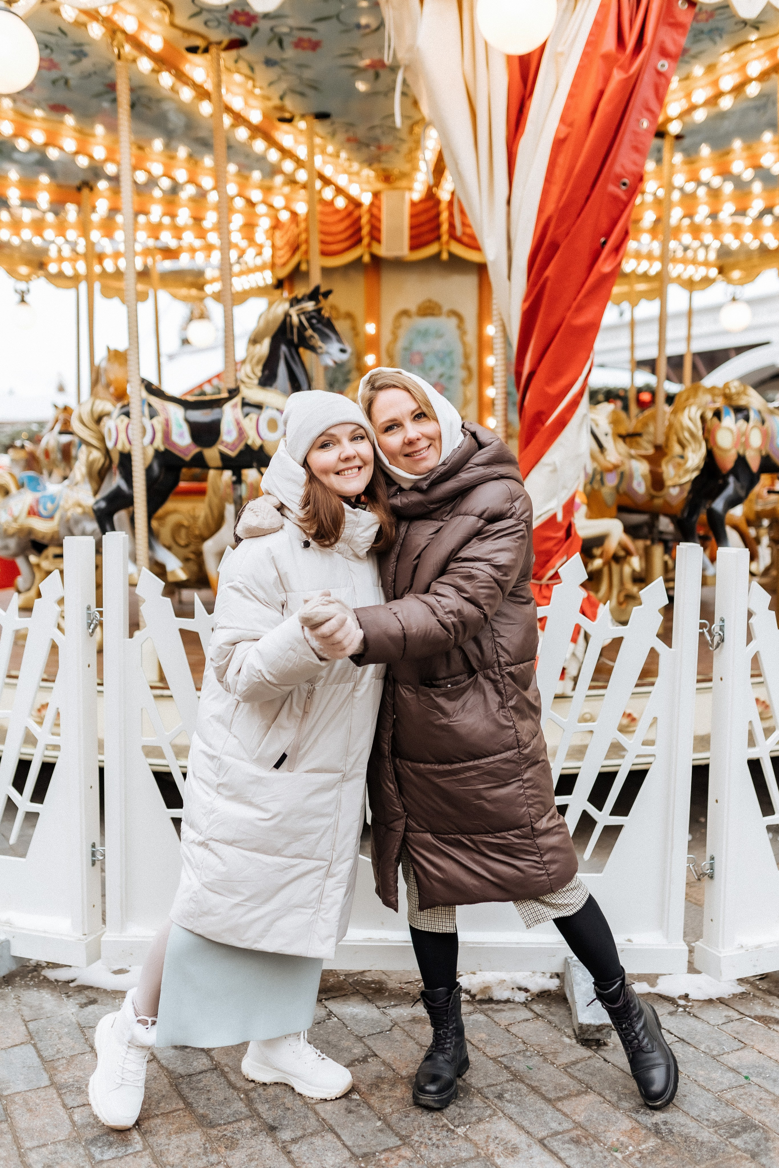 Новогодняя прогулка, ГУМ-ярмарка. Ира и Маша!. Профессиональный фотограф, Москва |Видное Елена Елизарова