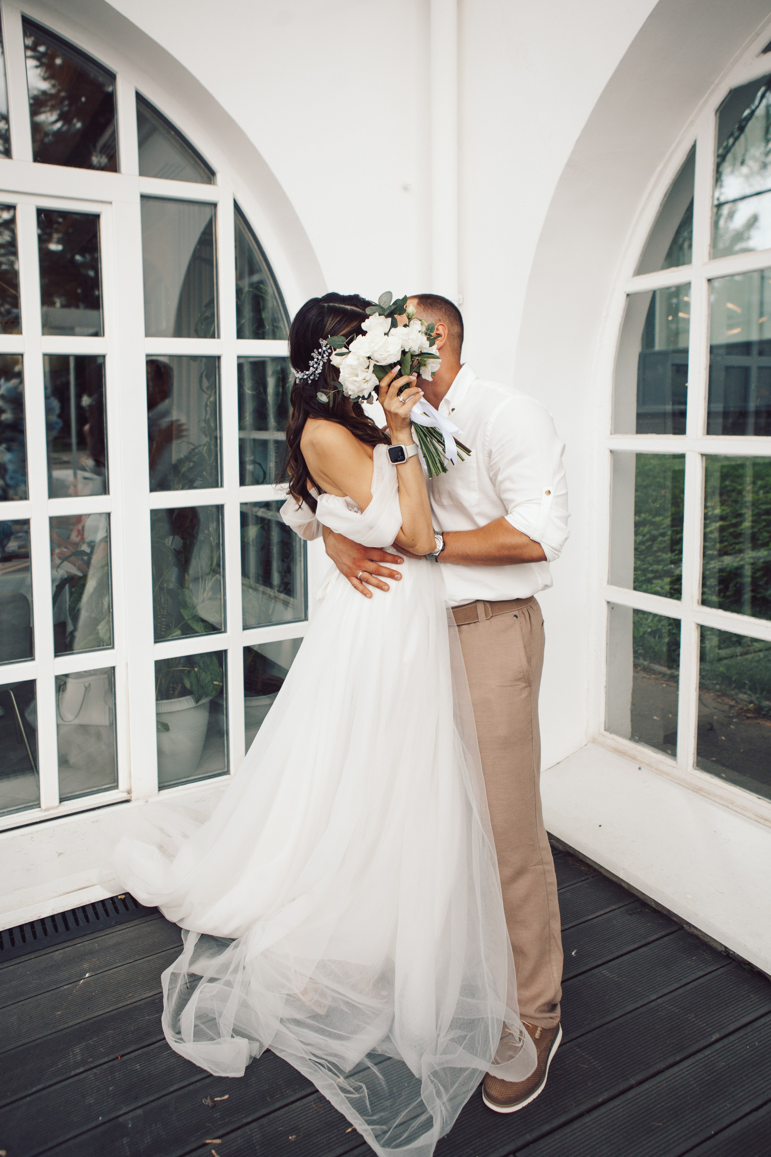 Молодожены в павильоне космонавтики и авиации №34 на вднх и в ресторане московское небо. Фотограф Ольга Ефремова