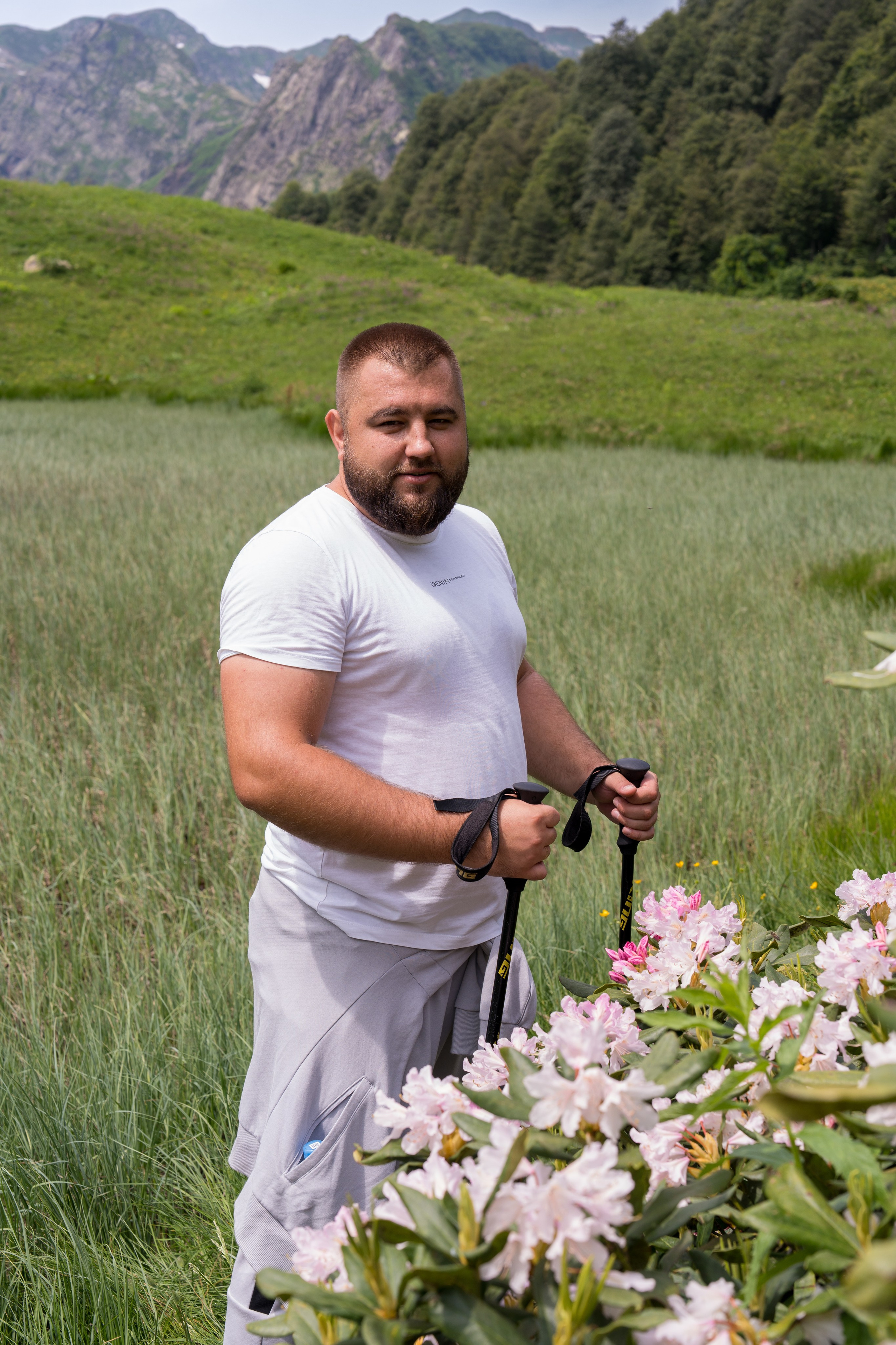 MICE мероприятие для компании «Доставка морем»: хайкинг к Ачипсинским водопадам. Репортажный фотограф в Красной Поляне и Сочи Павлюченко Екатерина