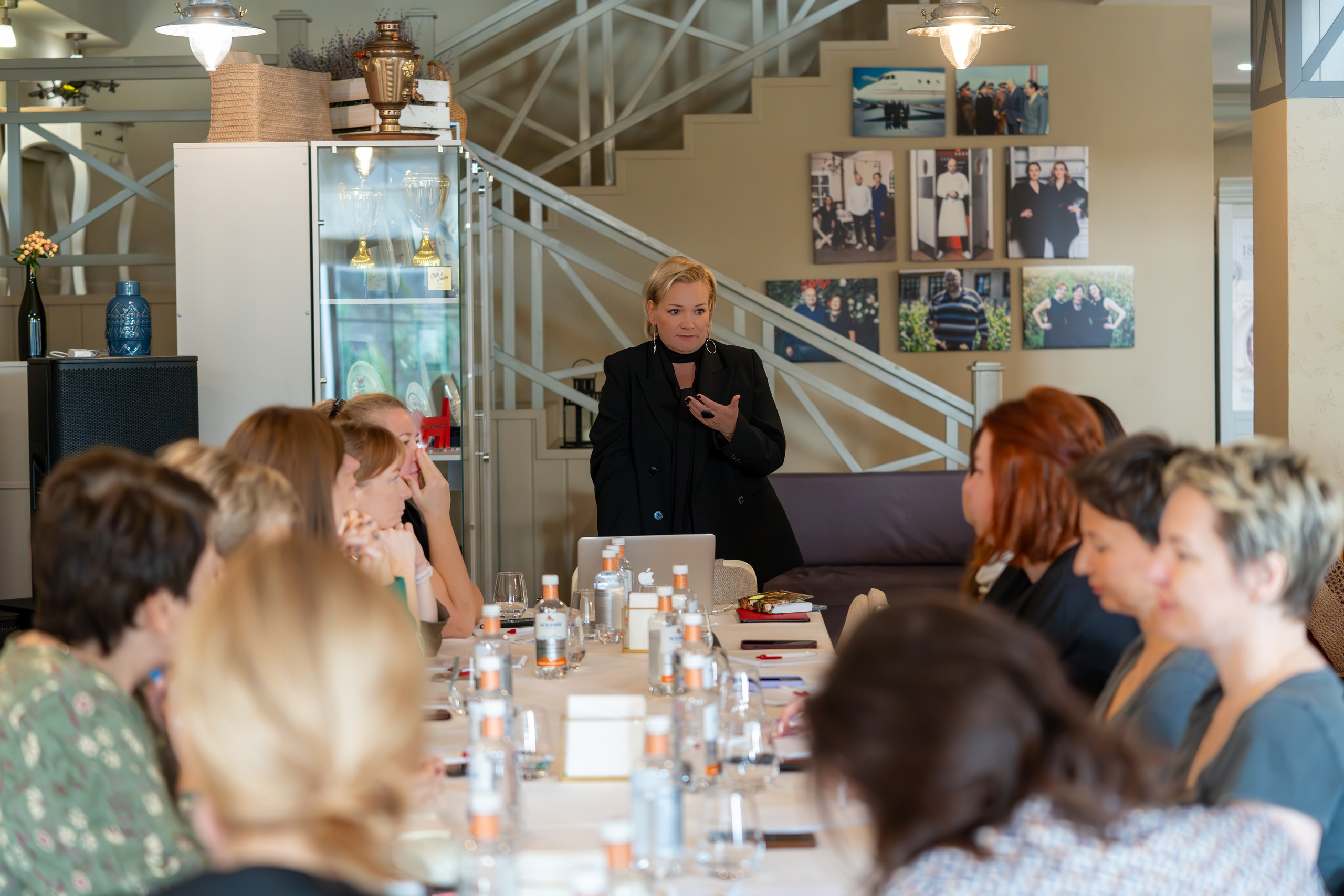 Литературная мастерская с Ольгой Шутовой в «Винотеррии». Репортажный фотограф в Красной Поляне и Сочи Павлюченко Екатерина
