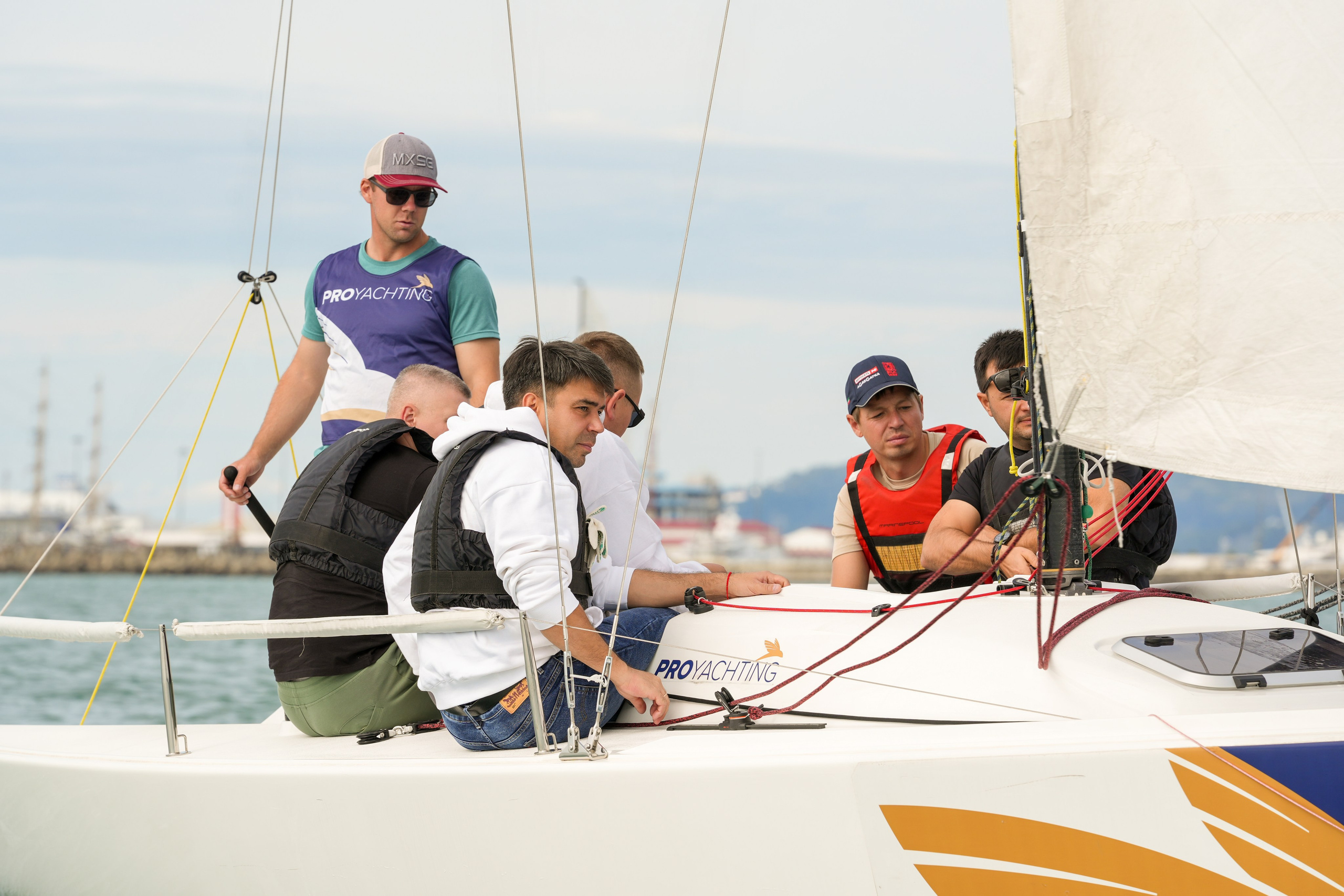 Яхтенная регата для компании Агрегатка. Репортажный фотограф в Красной Поляне и Сочи Павлюченко Екатерина