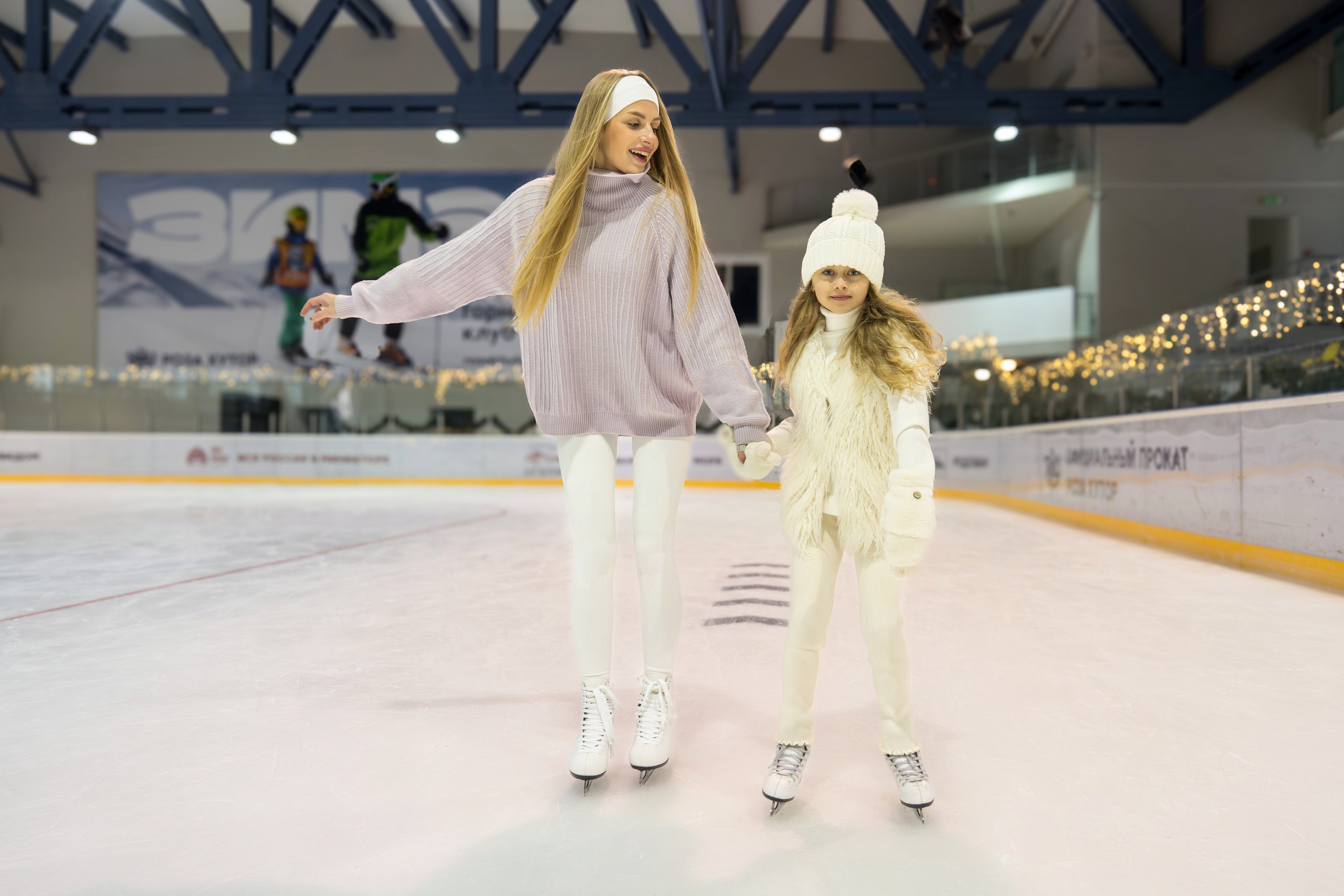 Контент съемка на катке для курорта Роза Хутор. Репортажный фотограф в Красной Поляне и Сочи Павлюченко Екатерина