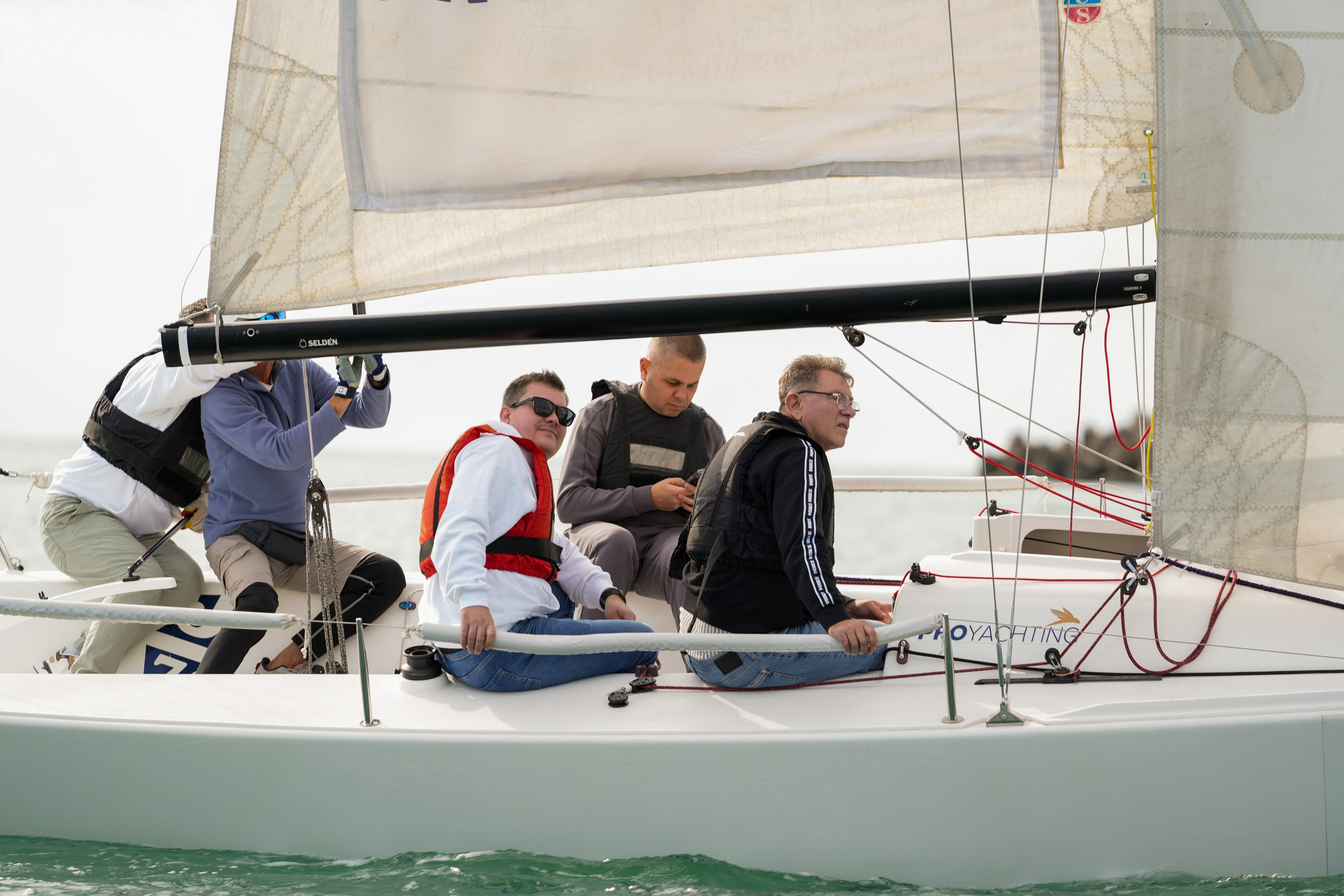 Яхтенная регата для компании Агрегатка. Репортажный фотограф в Красной Поляне и Сочи Павлюченко Екатерина