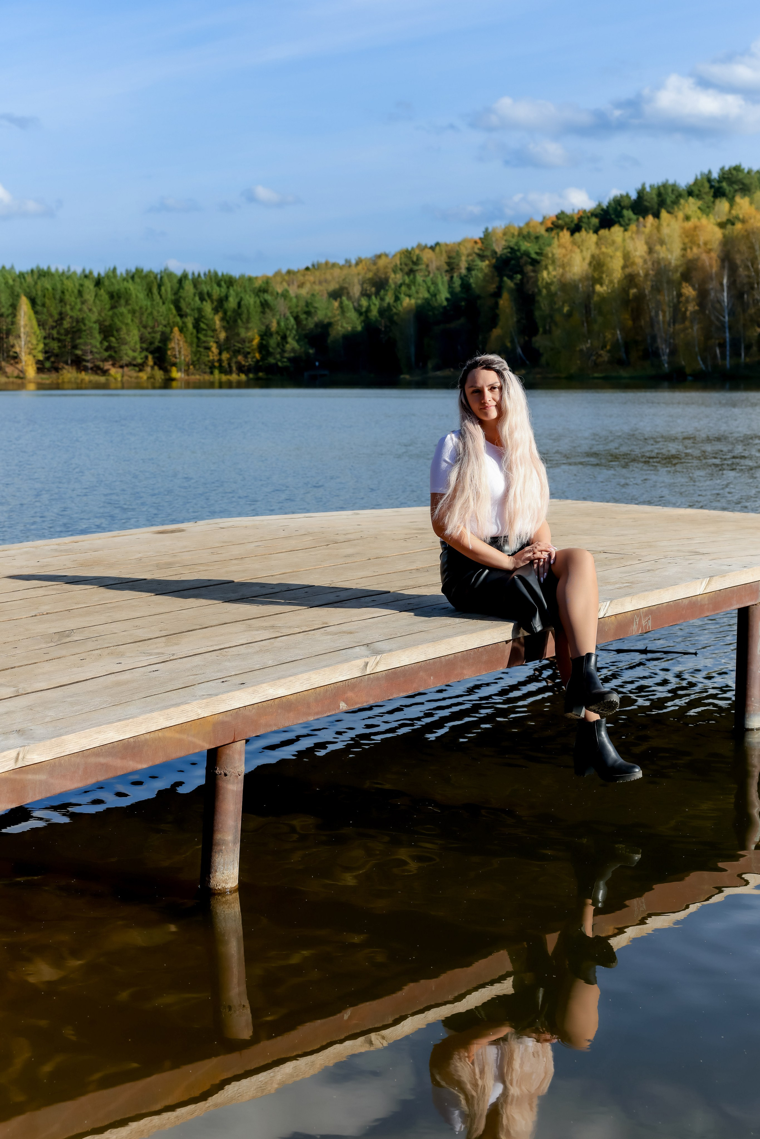 Семейная осенняя прогулочная фотосессия 2025