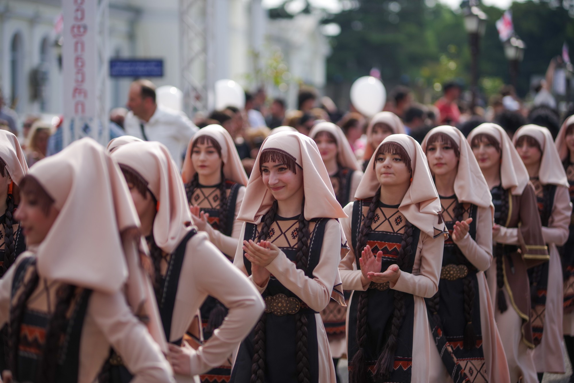 Грузинский танец. Портретный фотограф Денис Милютин