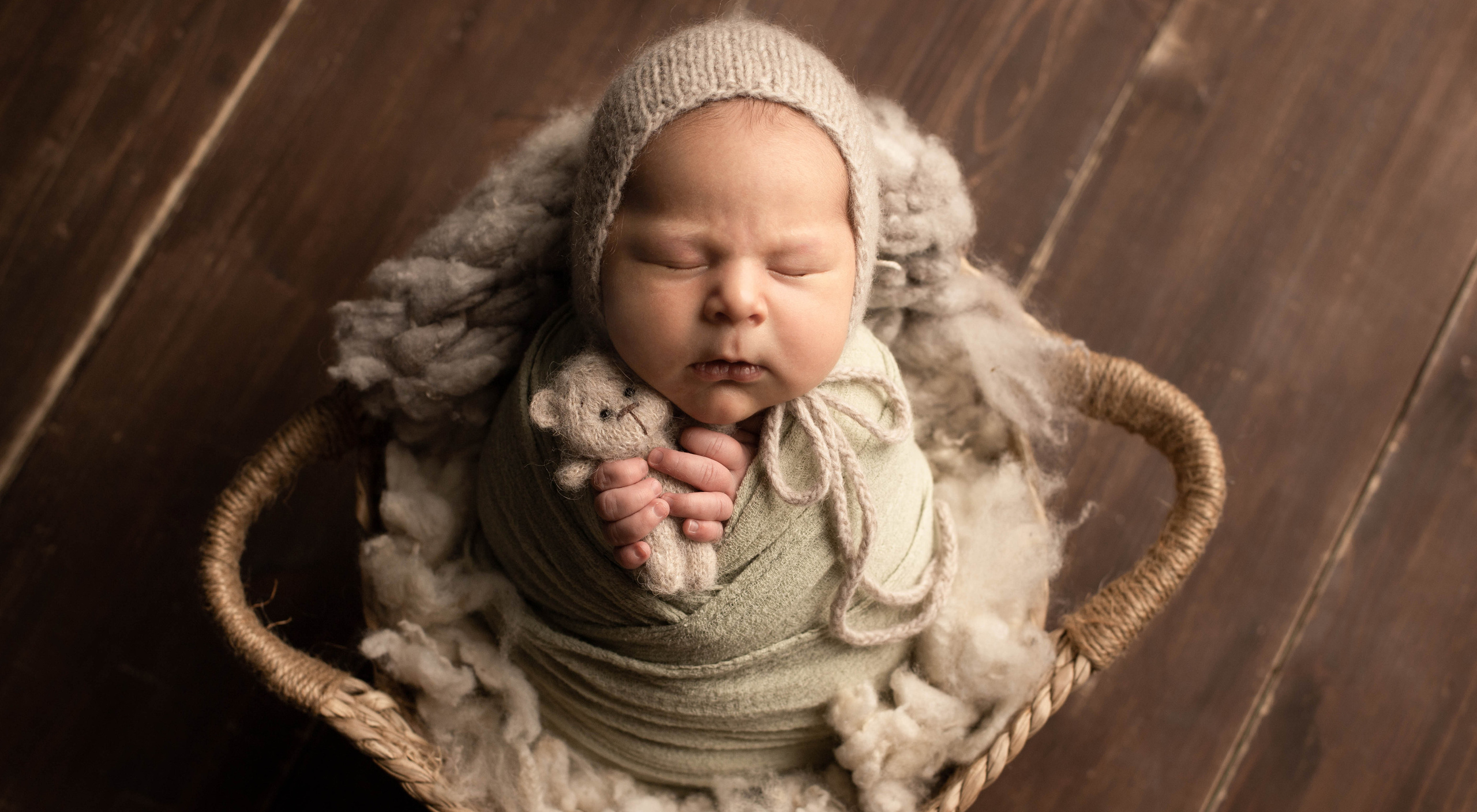 Фотограф новорожденных: волшебные моменты первых дней жизни