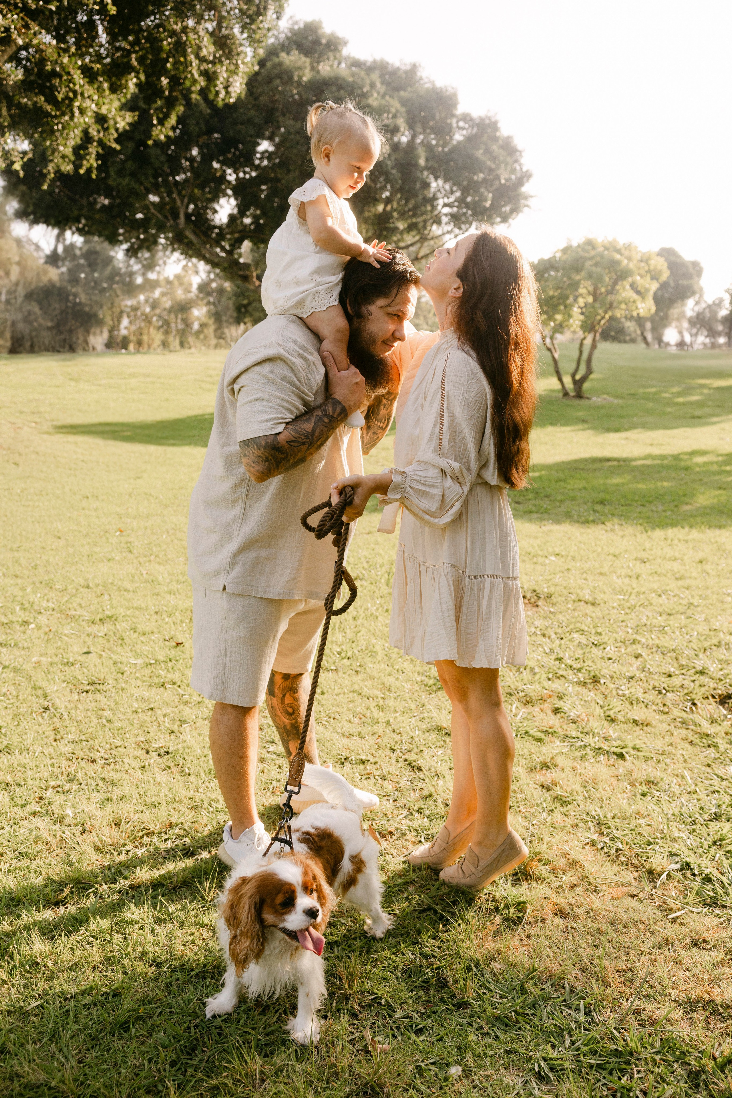 First year photoshoot inside the park (sunset). Wedding and family photographer
