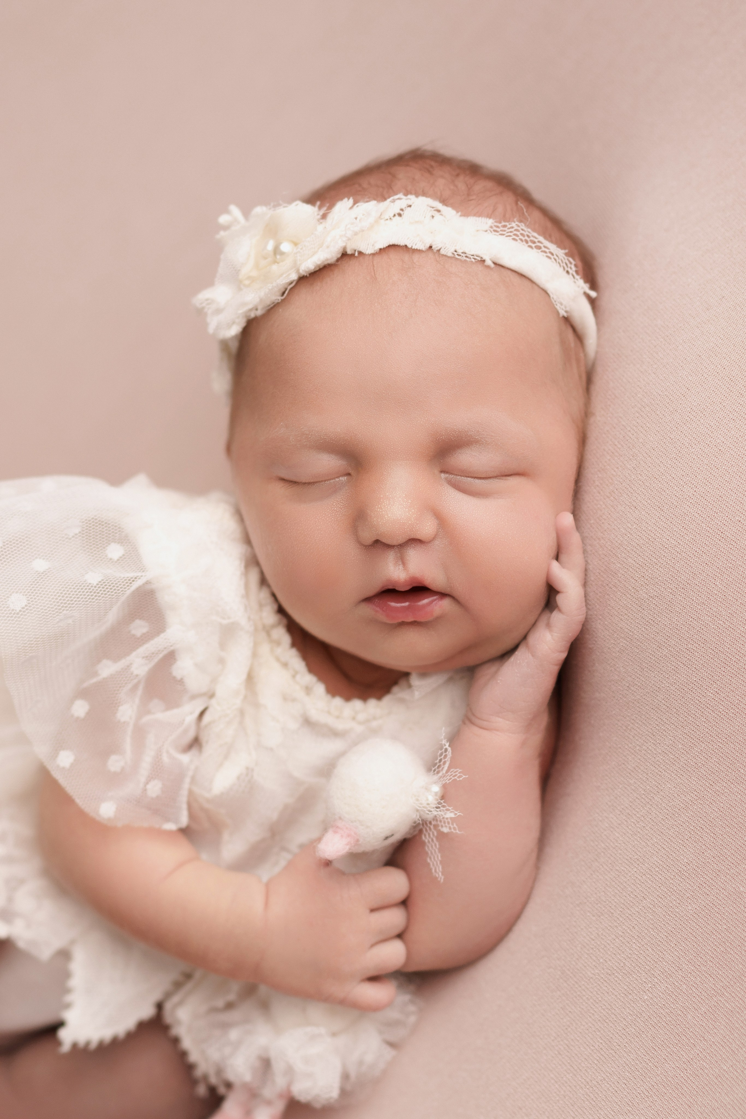 Фотосессия новорожденных | Галерея трогательных кадров малышей в стиле newborn. Фотосессия новорожденных в Москве и Московской области | Профессиональный фотограф newborn — Татьяна Иванова