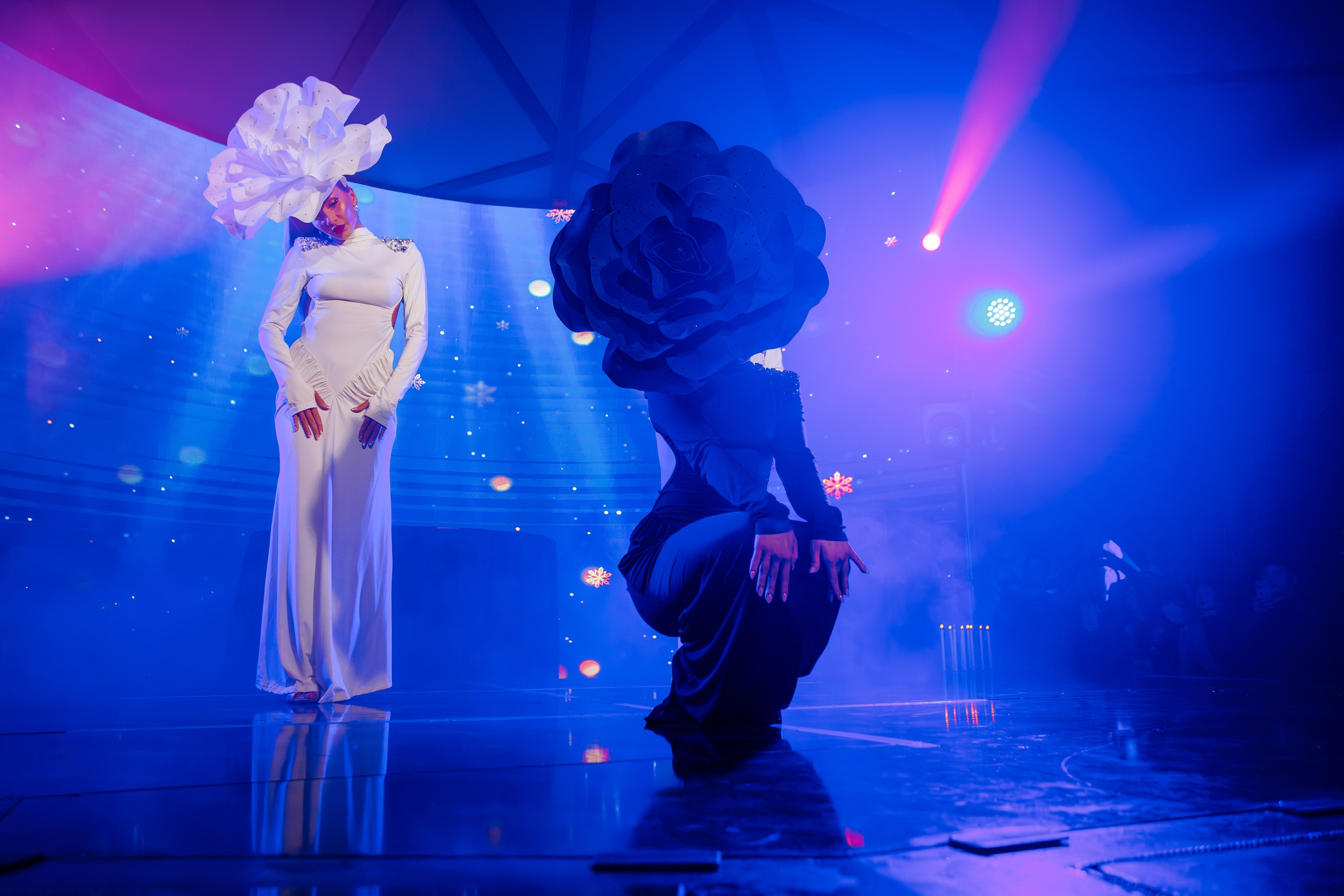 Новогодняя шоу-программа «MAGIC TIME» в PTIZZA BAR_Ялта_31.12.2025. Аминов Руслан | Фотограф