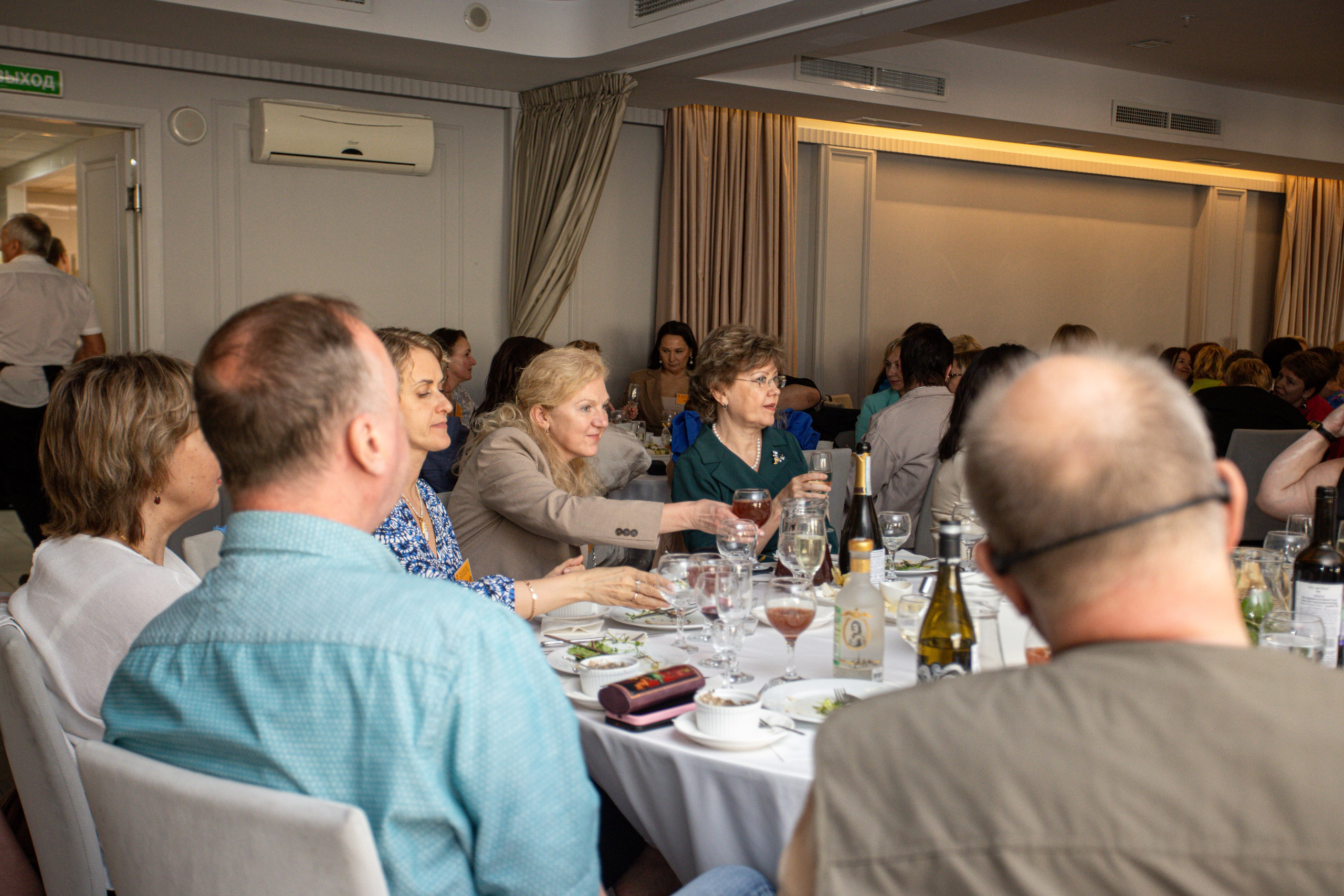 Встреча выпускников. Стоматологи СПб. Семейный фотограф в Вышнем Волочке — Ульяна Иванова | Фотосессии для всей семьи