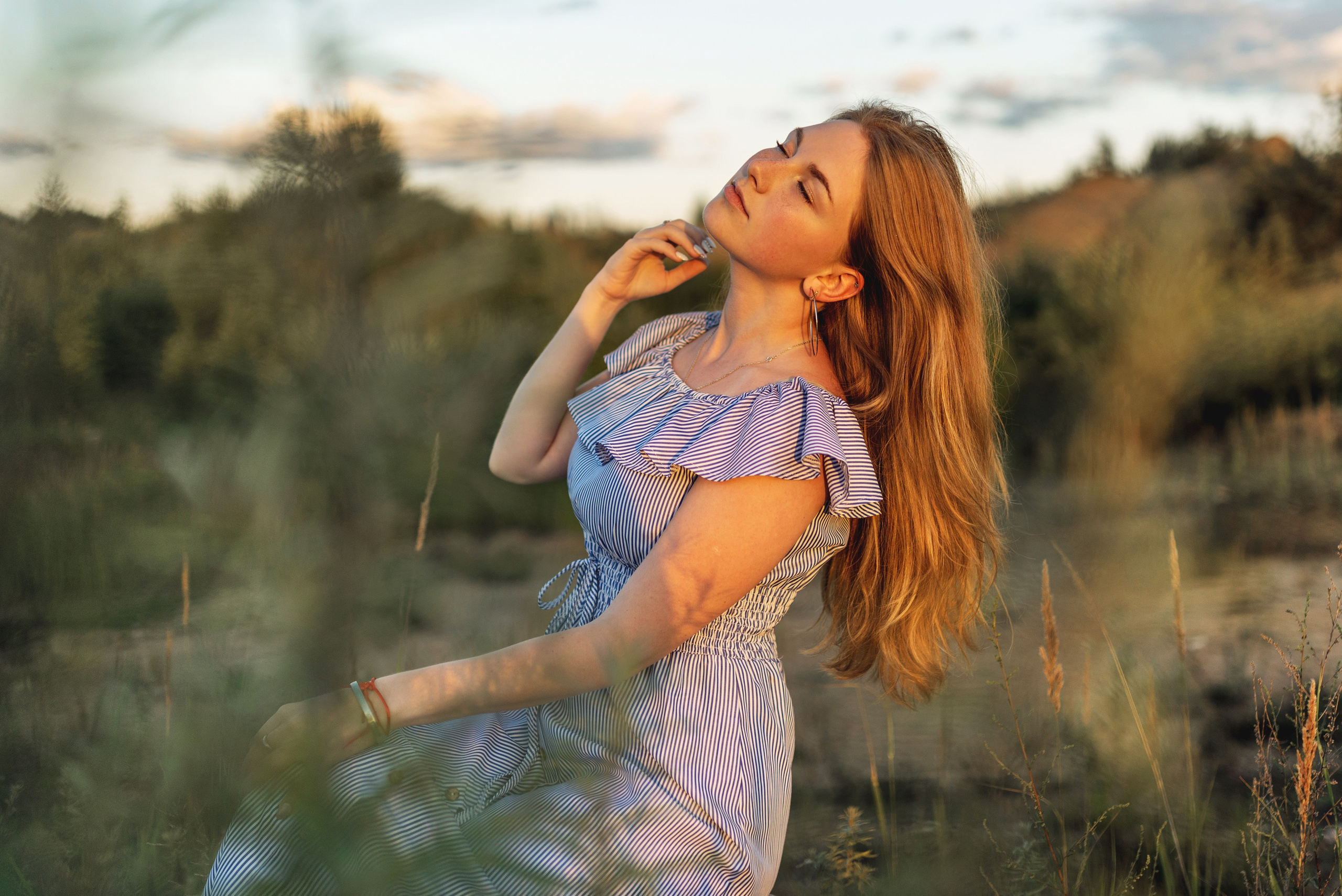 Даша на песчаном озере. Портретная и репортажная съёмка