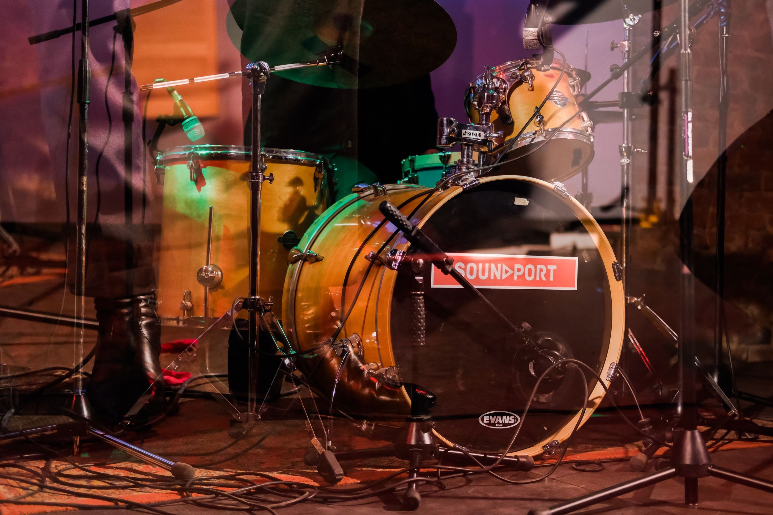 Диктофон. Репортажный фотограф Алексей Пирязев