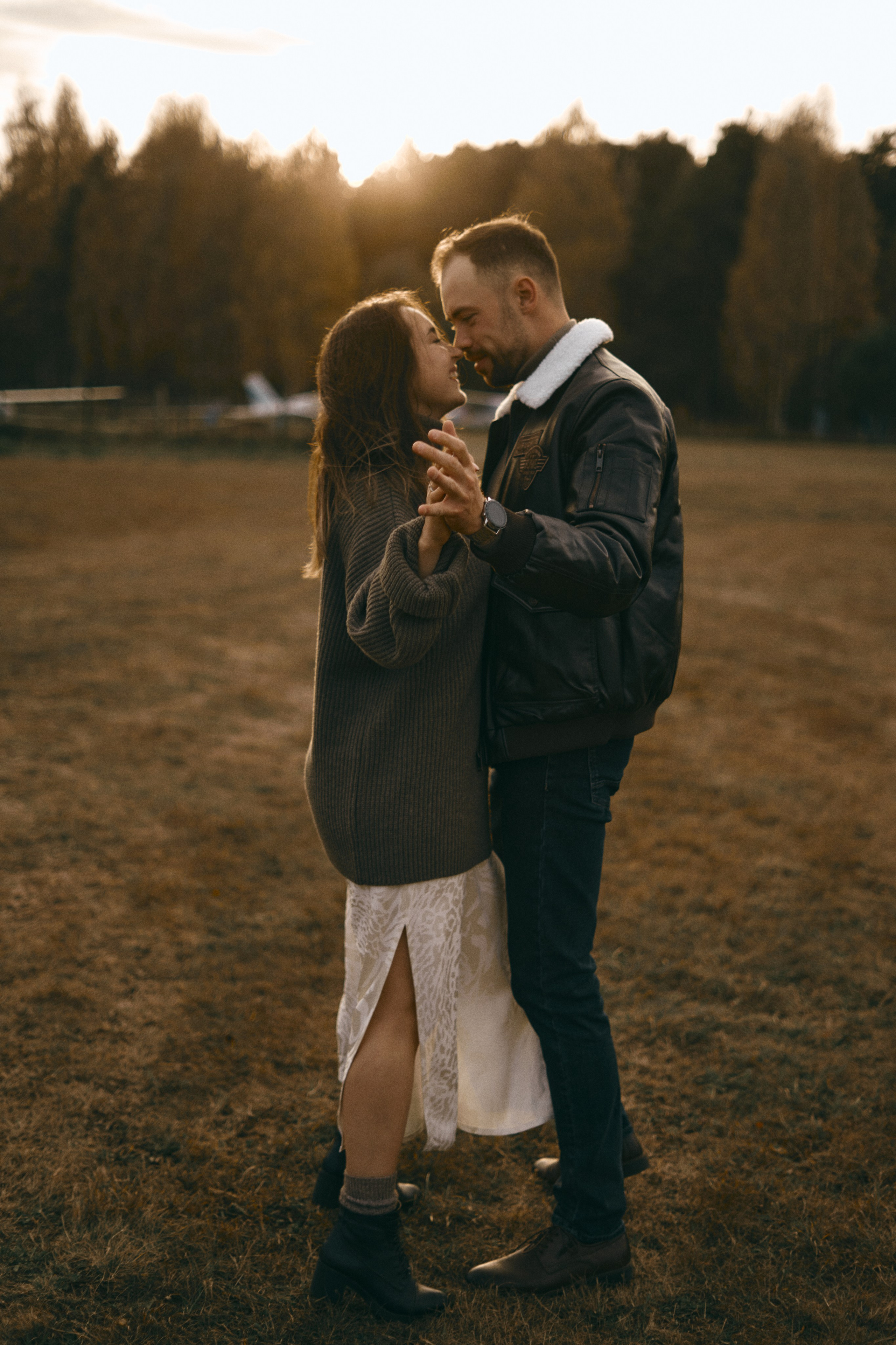 Самолеты, аэродром и двое. Фотограф Киров Анжелика Некрасова