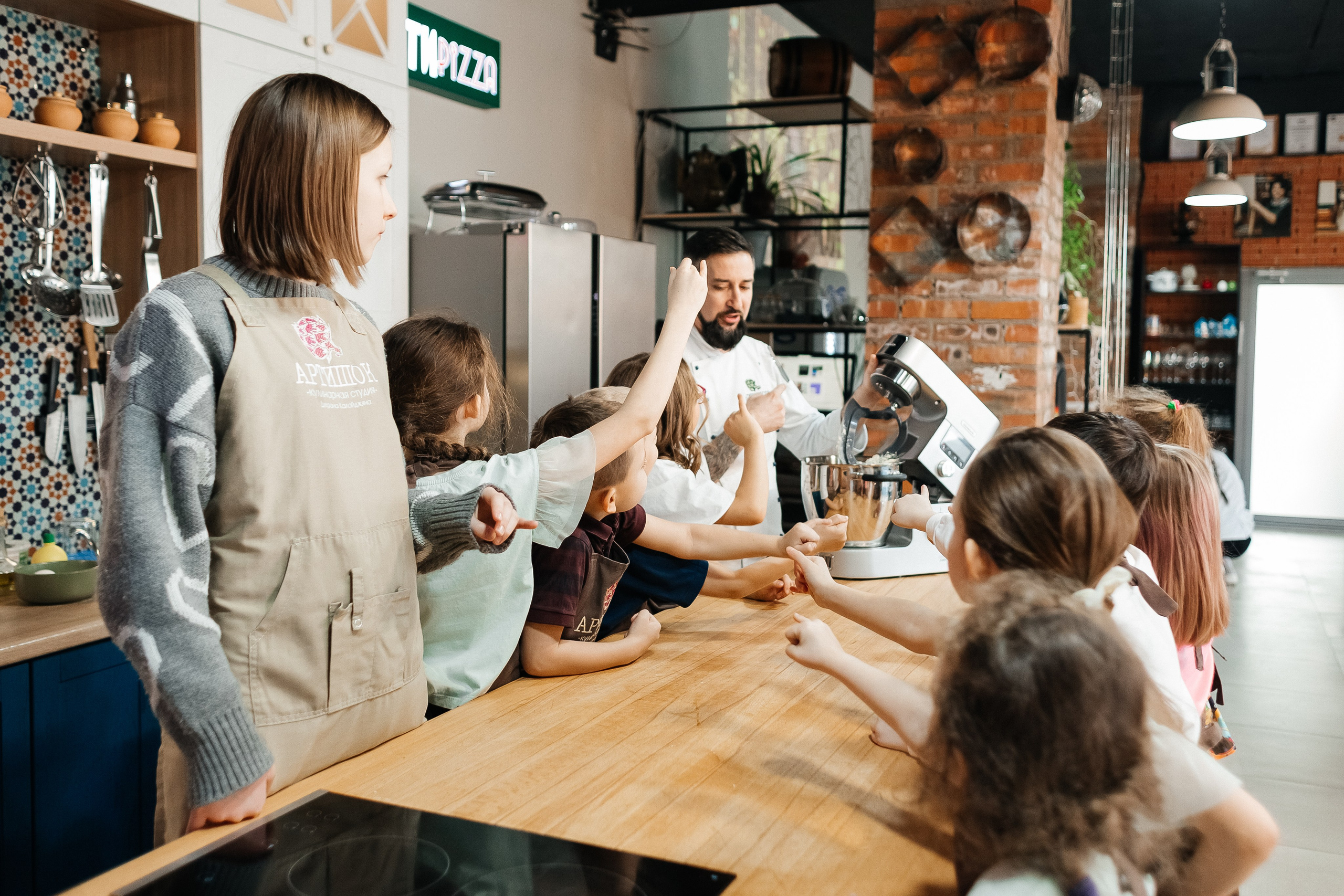 Детский мастер-класс в «АРТиШОК». Фотограф Кемерово | Сергей