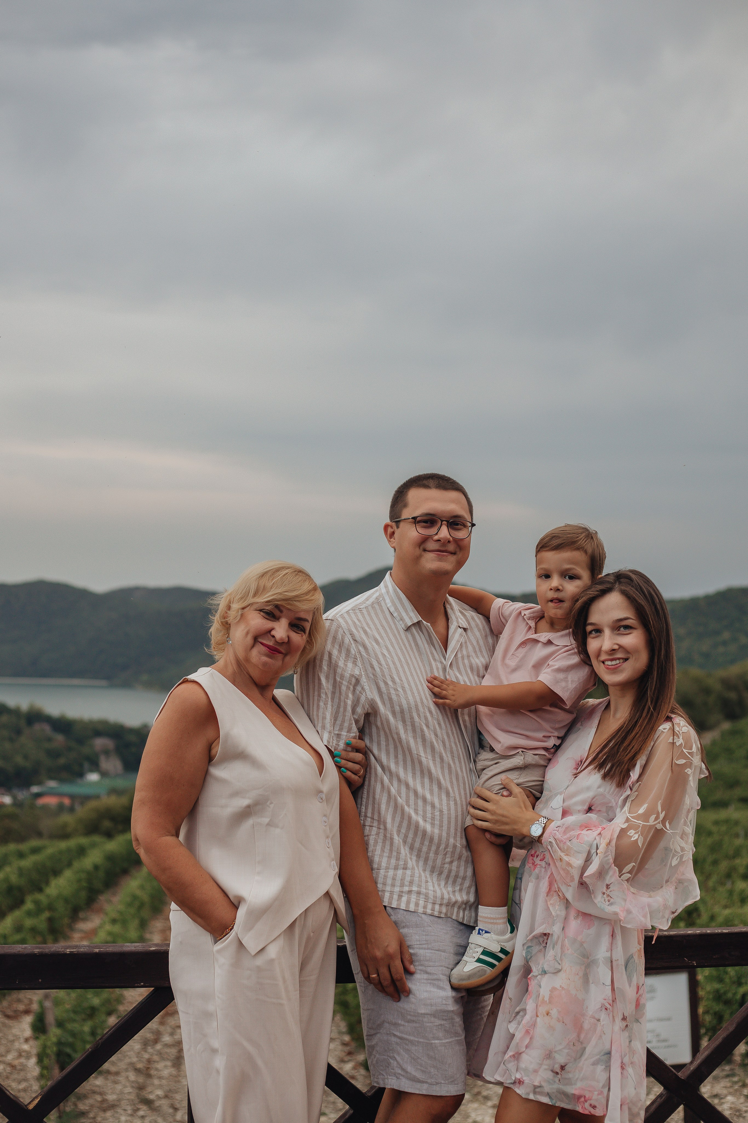 Прогулка у домика виноградаря — о семье, о любви, о счастье ;). Семейный фотограф Новороссийск, Анапа, Геленджик — Юлия Давыдова