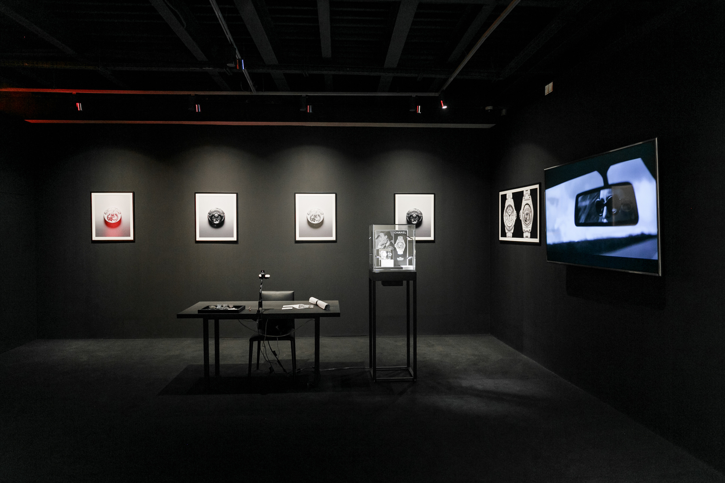 Chanel j12. Feelmedia production