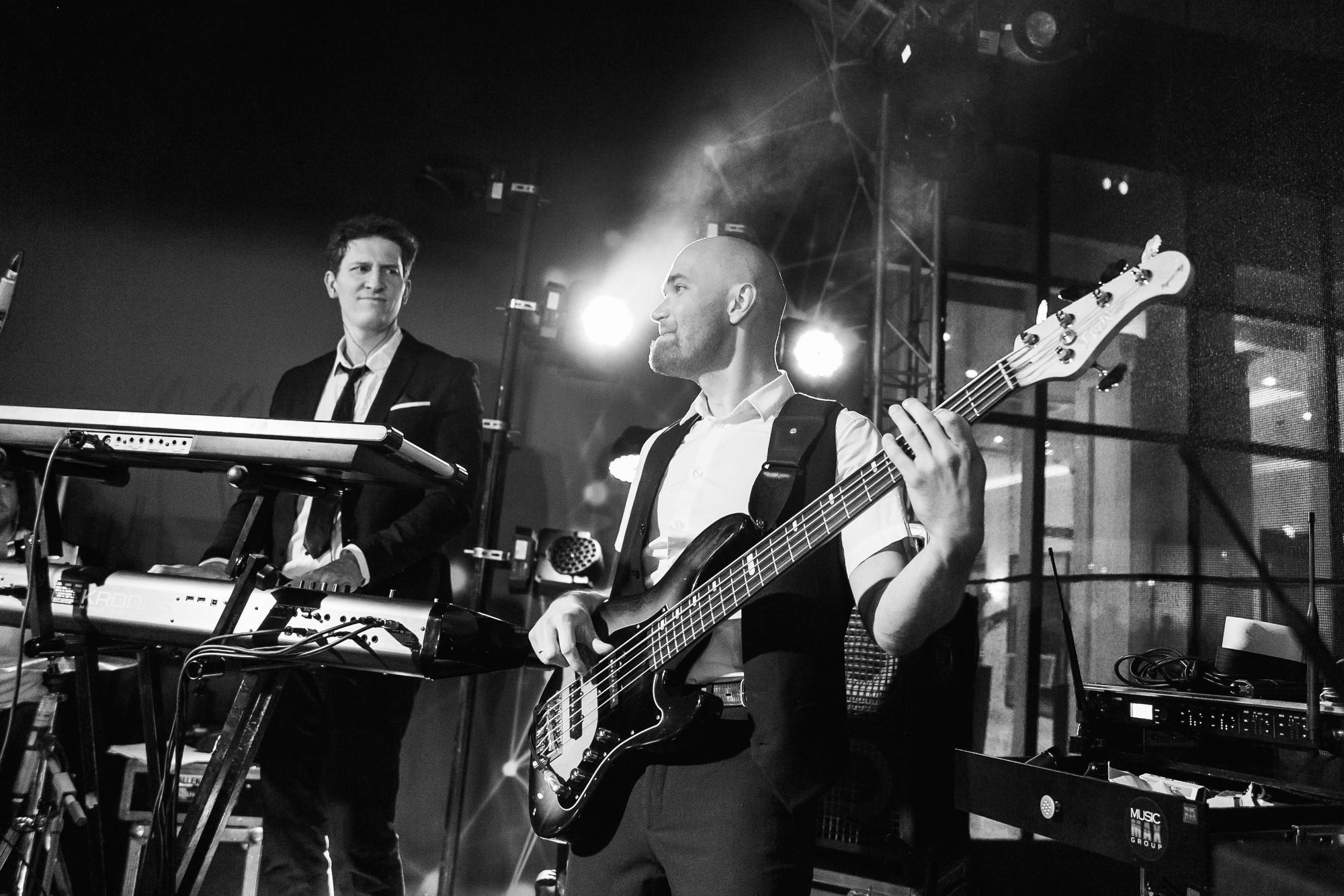 MERCEDES-BENZ FINANCE. Feelmedia production