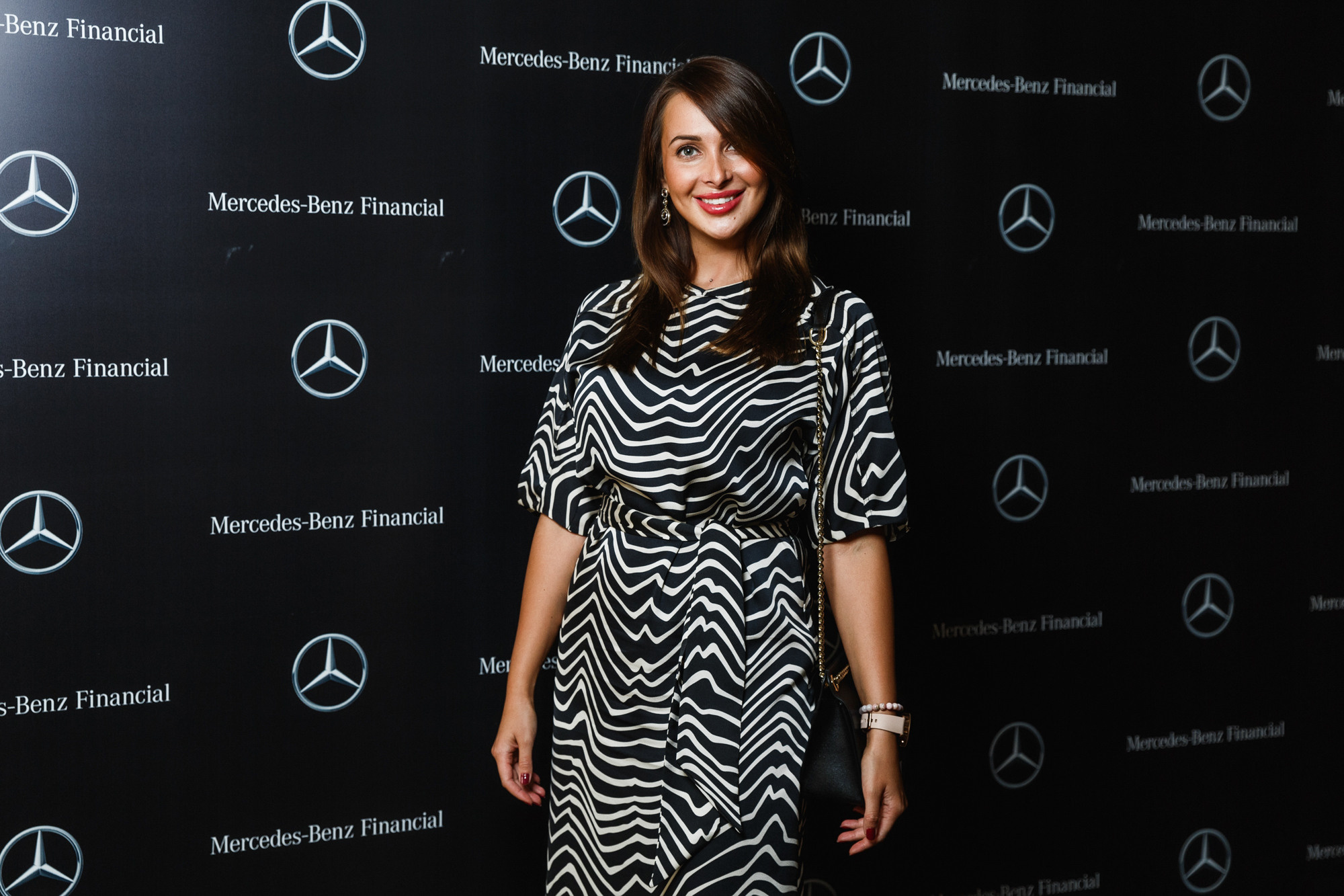 MERCEDES-BENZ FINANCE. Feelmedia production