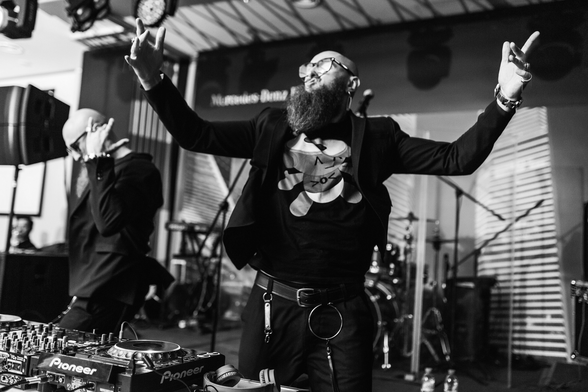 MERCEDES-BENZ FINANCE. Feelmedia production