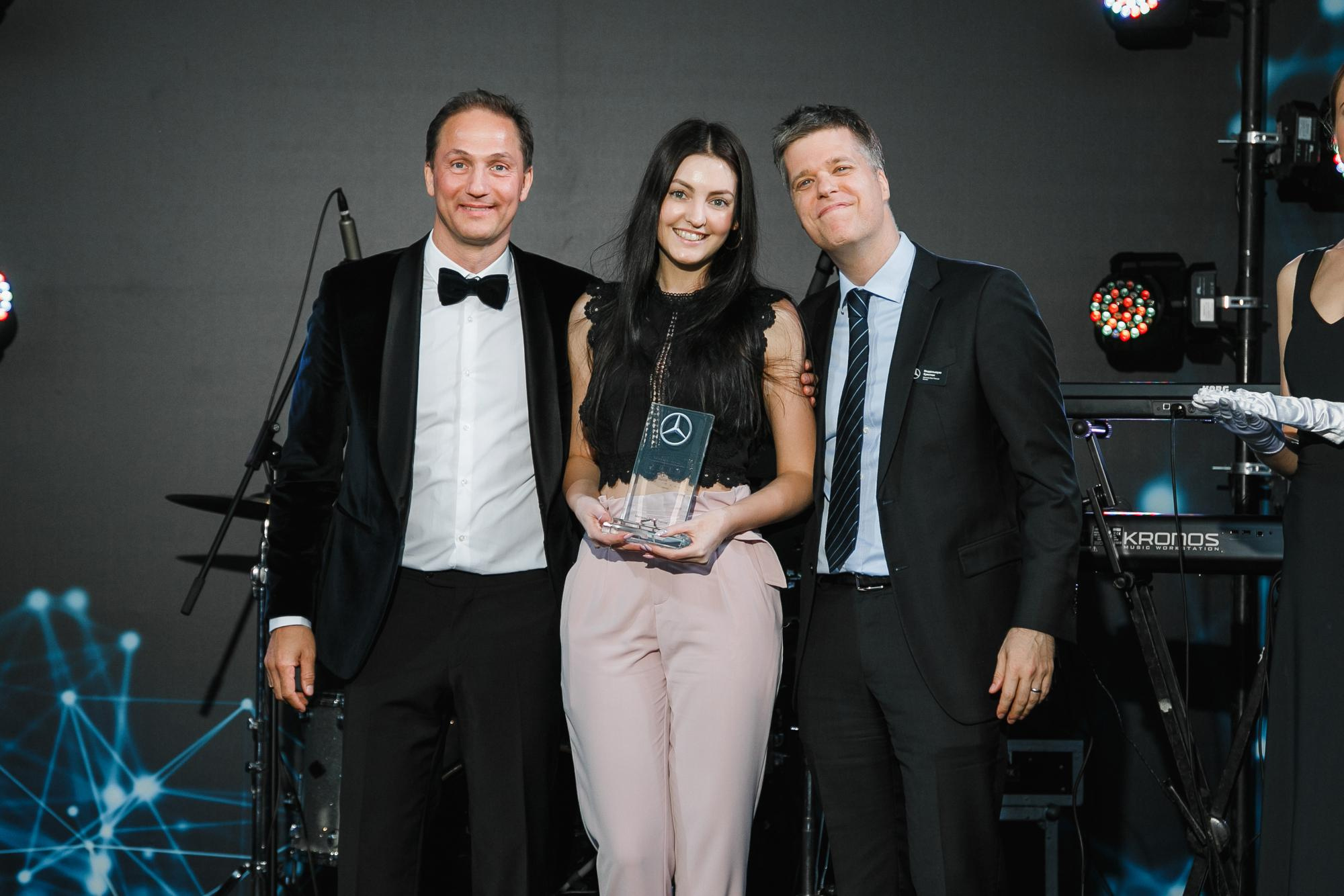 MERCEDES-BENZ FINANCE. Feelmedia production