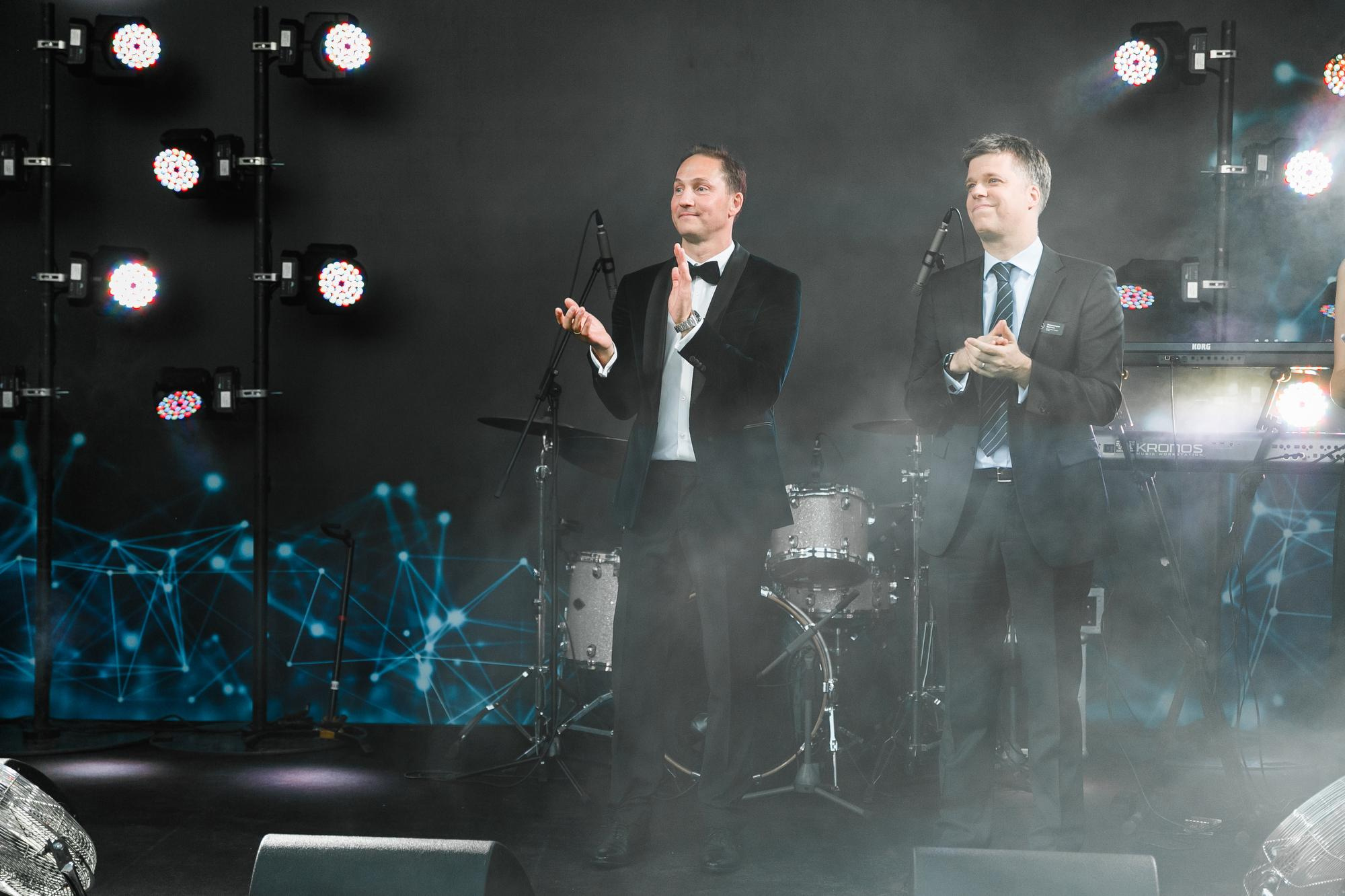 MERCEDES-BENZ FINANCE. Feelmedia production