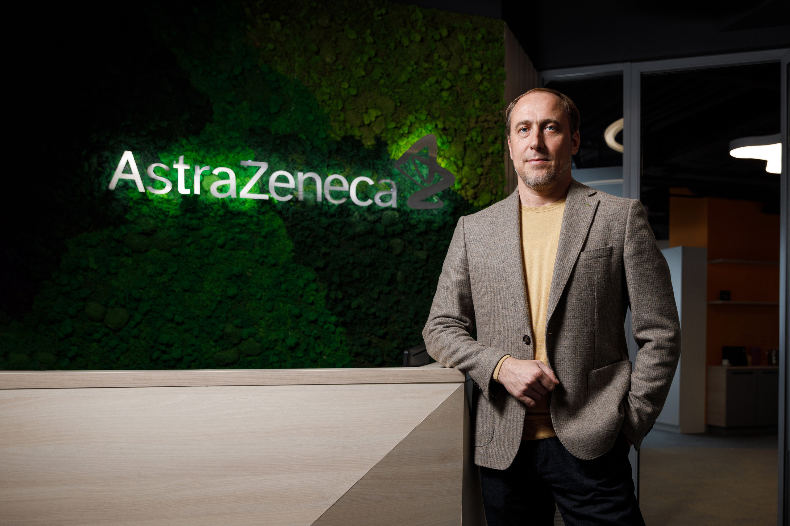 Forbes. Feelmedia production