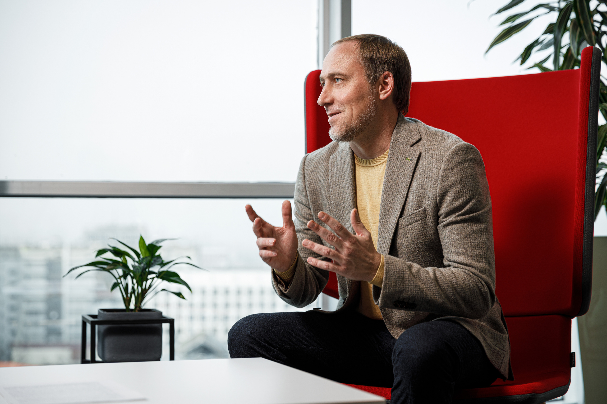 Forbes. Feelmedia production