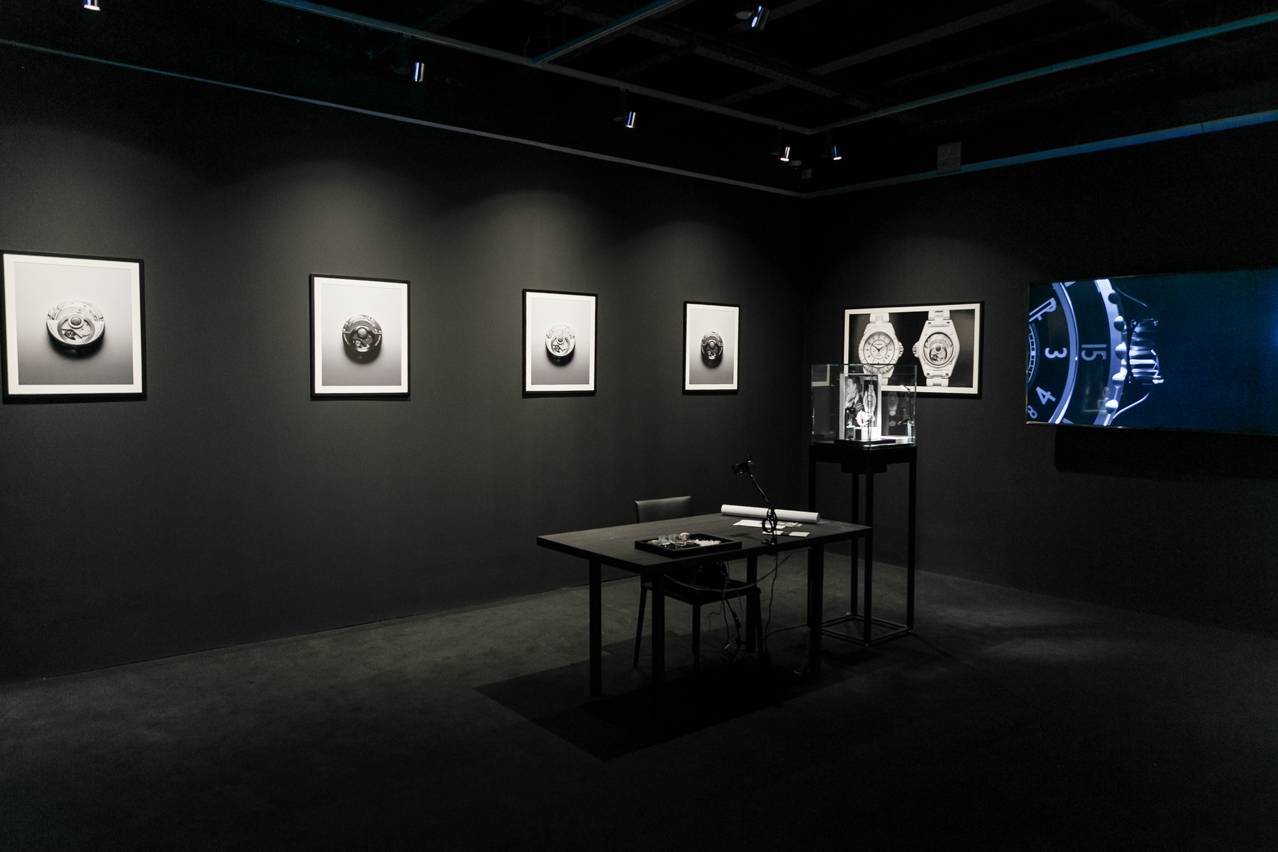 Chanel j12. Feelmedia production