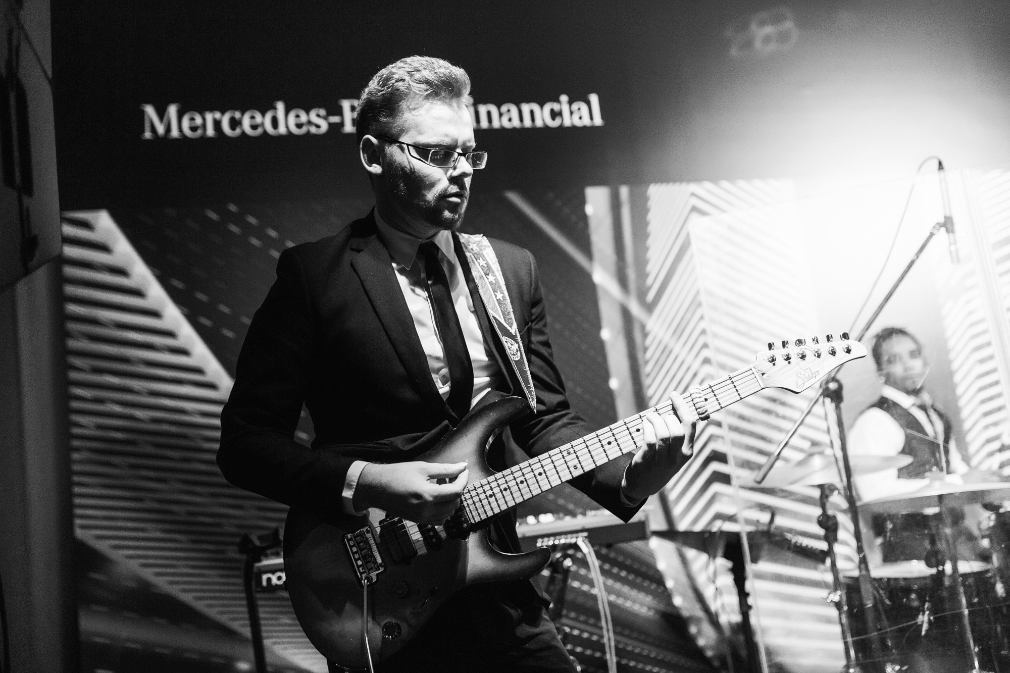 MERCEDES-BENZ FINANCE. Feelmedia production