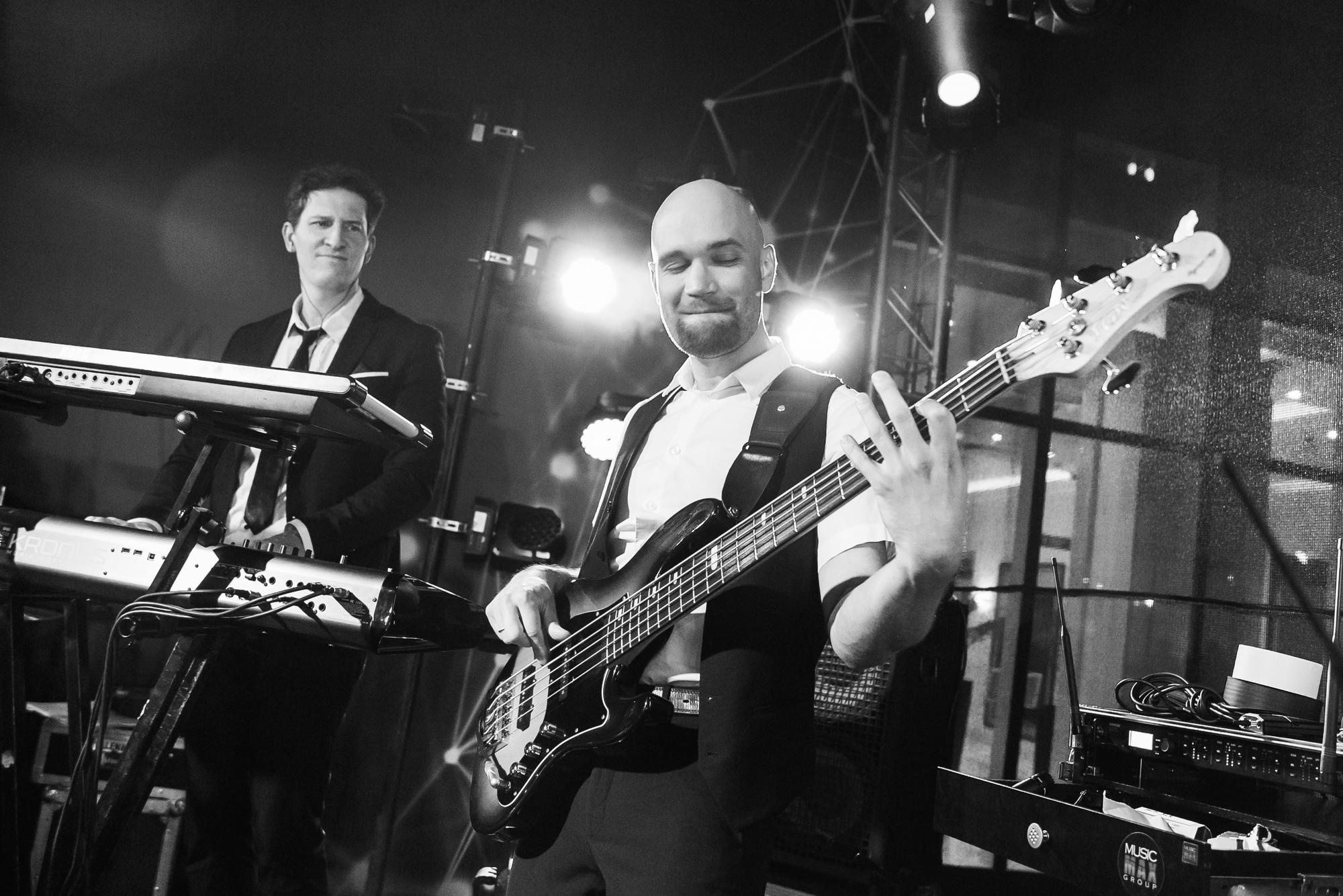 MERCEDES-BENZ FINANCE. Feelmedia production