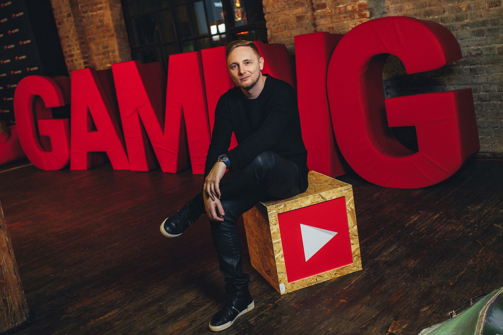 YOUTUBE. Feelmedia production