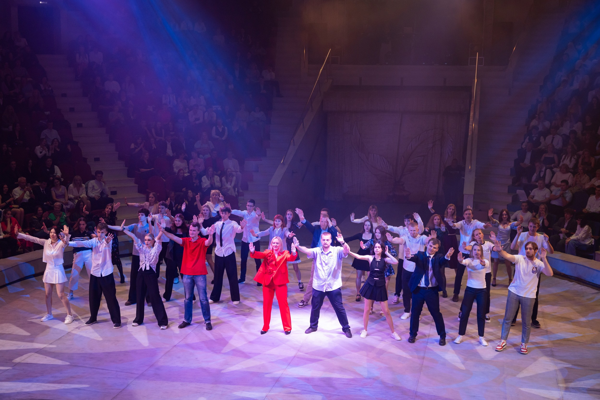 Городской бал выпускников (24 июня 2025). Репортажный фотограф Алексей Пирязев