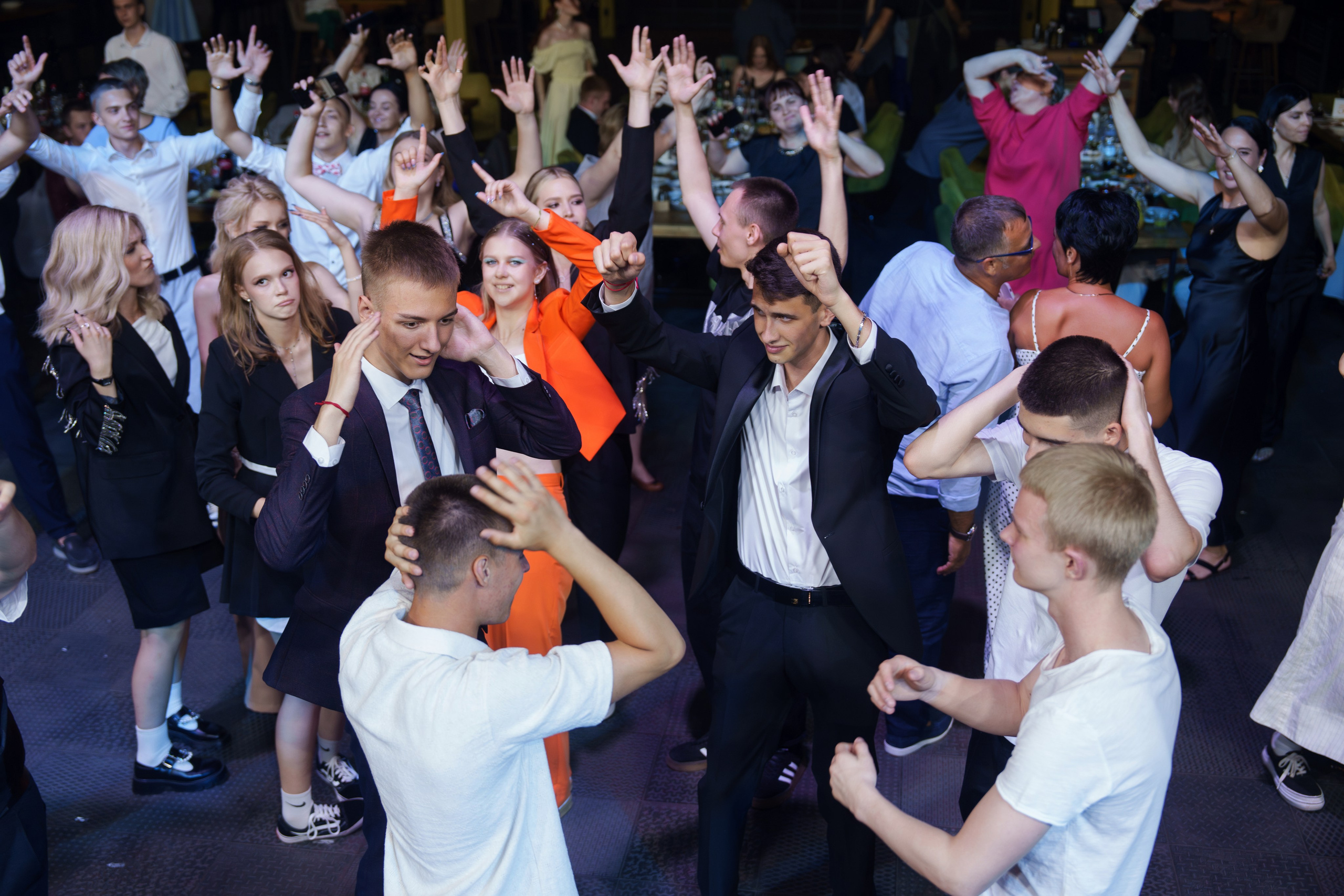 Выпускной лицея 27 (вечеринка). Свадебный и репортажный фотограф Элина Козырьянова