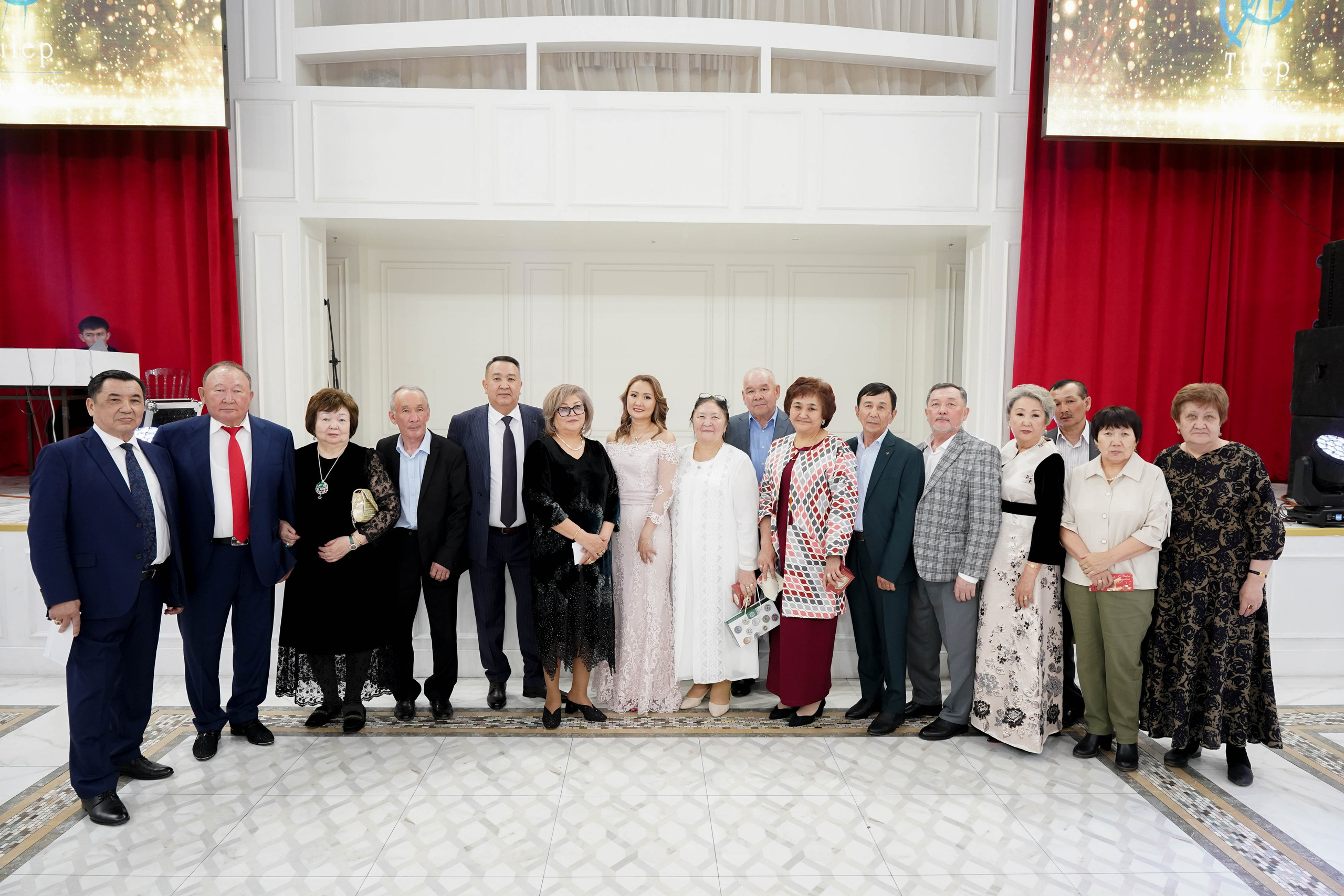 Dana uzatu. Фотограф Ернар Ержанов