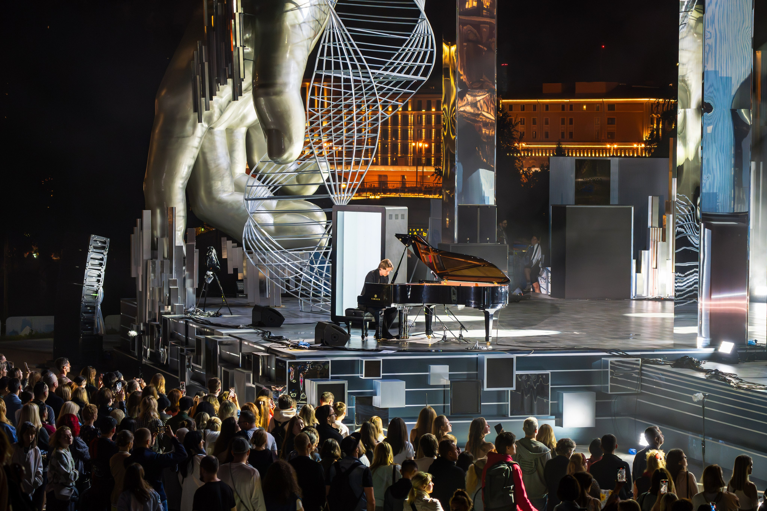 Фортепианный концерт современной музыки в рамках форума Территория Будущего в Зарядье