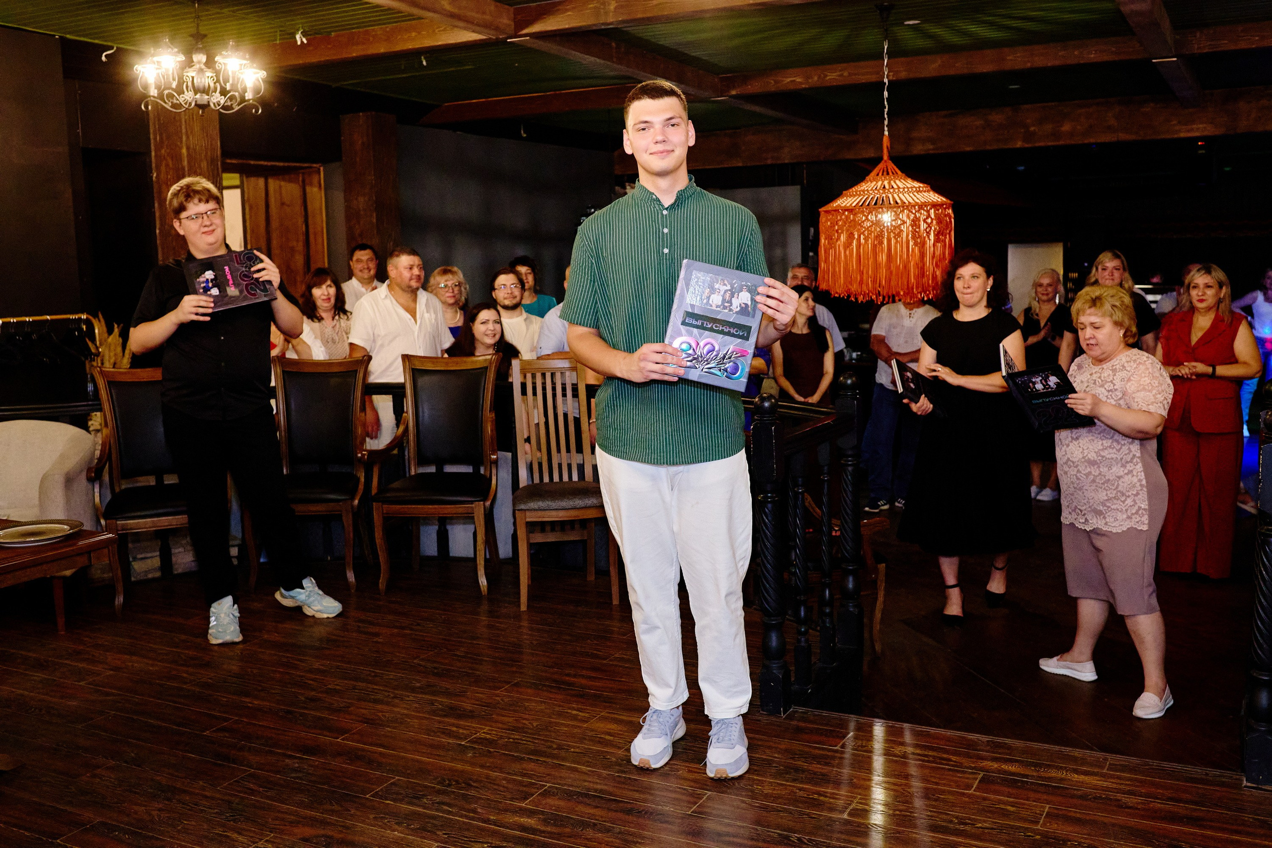 Выпускной 35 Сош. Фотограф Выпускные альбомы Таганрог Сергей Коробченко