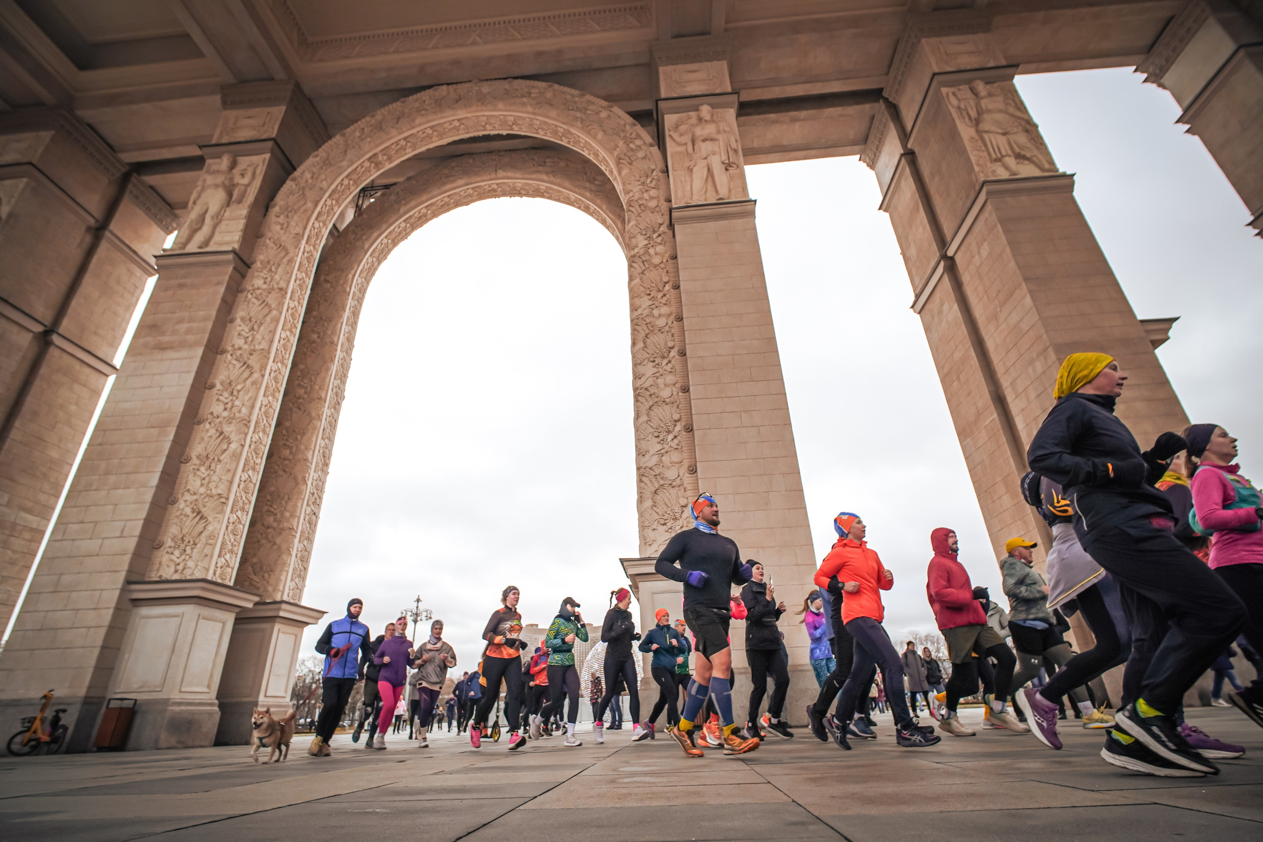 #марафонудома #яuzarun 2024 2-я петля, группа 6:30. Роман Капилюшов. Бег. Фото. Видео. г. Люберцы