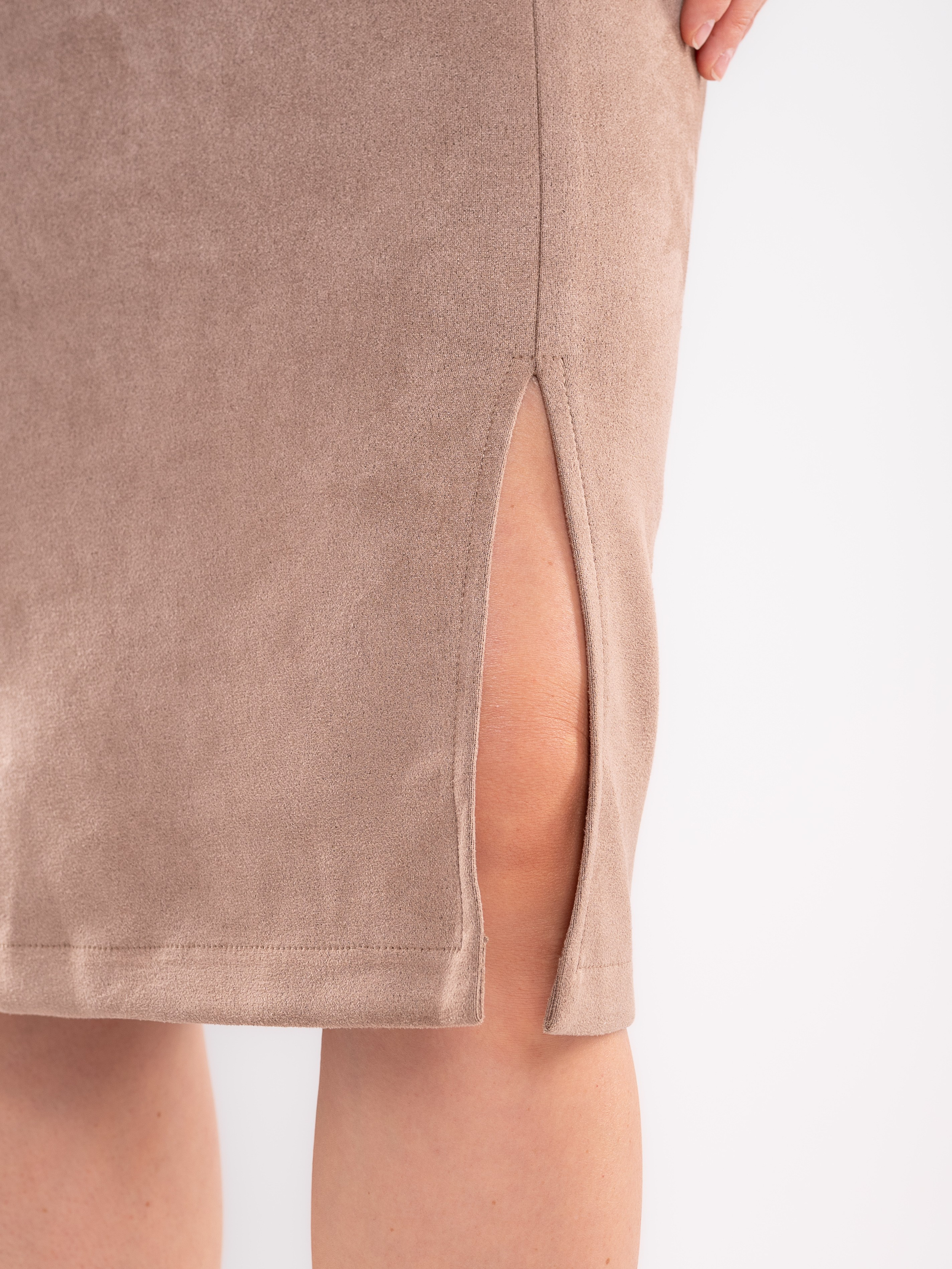 Замшевые юбки серия 1. Предметный фотограф, фото для маркетплейсов Пятигорск, КМВ