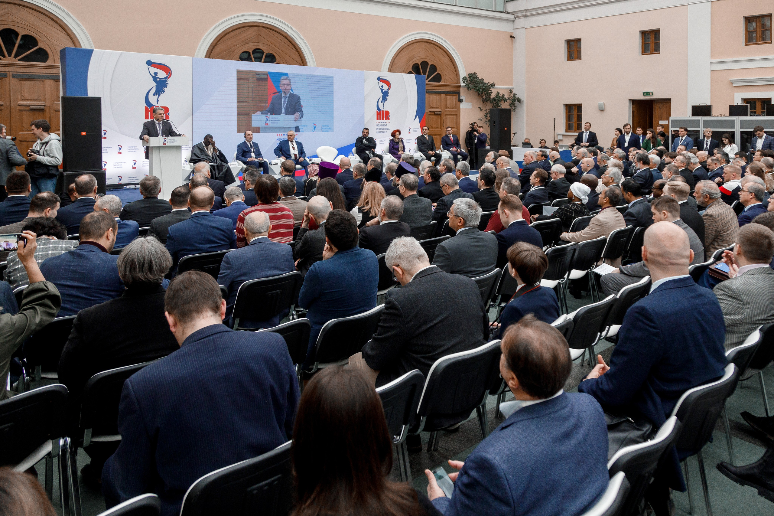 Собрание русофилов. Репортажный фотограф Борис Геер