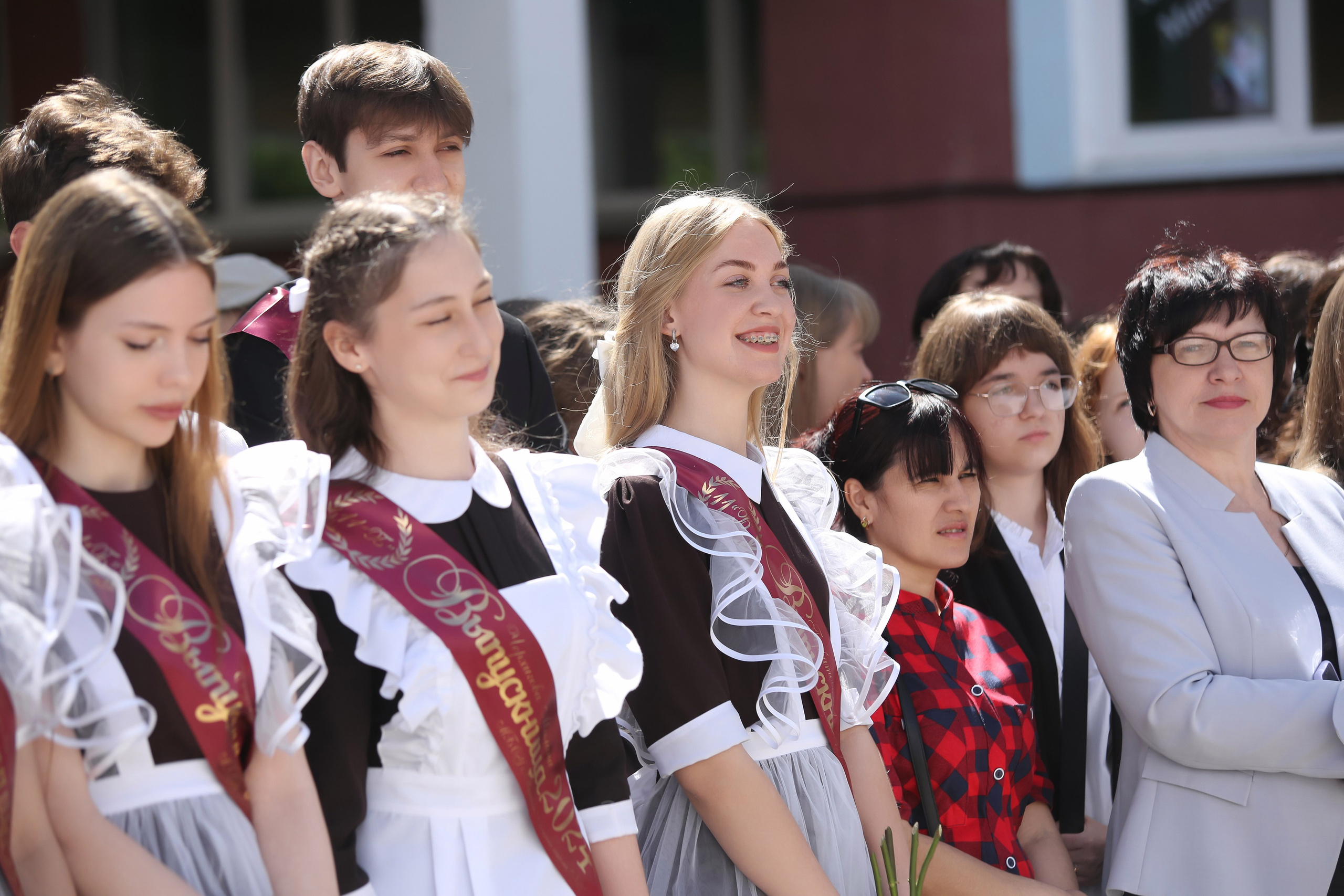 ЛИНЕЙКА «ПОСЛЕДНИЙ ЗВОНОК» 9 ШКОЛА 2024 г МЦЕНСК. ТВОЙ АЛЬБОМ / ТВОИ ПРАВИЛА