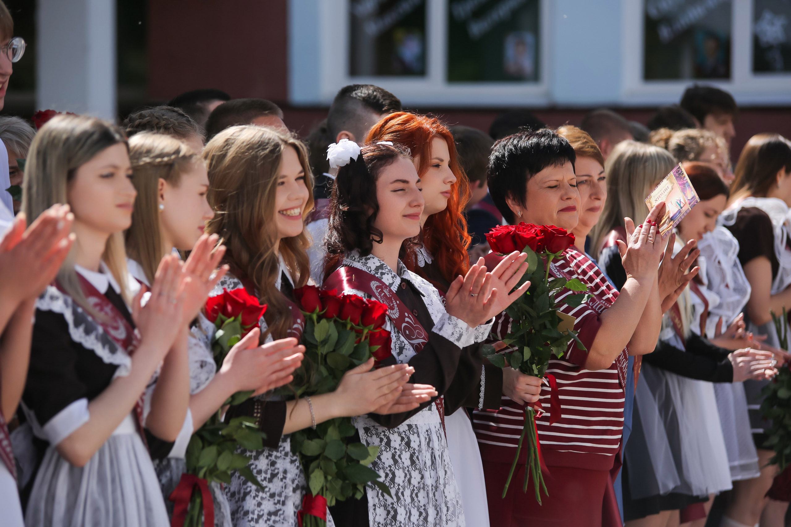 ЛИНЕЙКА «ПОСЛЕДНИЙ ЗВОНОК» 9 ШКОЛА 2024 г МЦЕНСК. ТВОЙ АЛЬБОМ / ТВОИ ПРАВИЛА