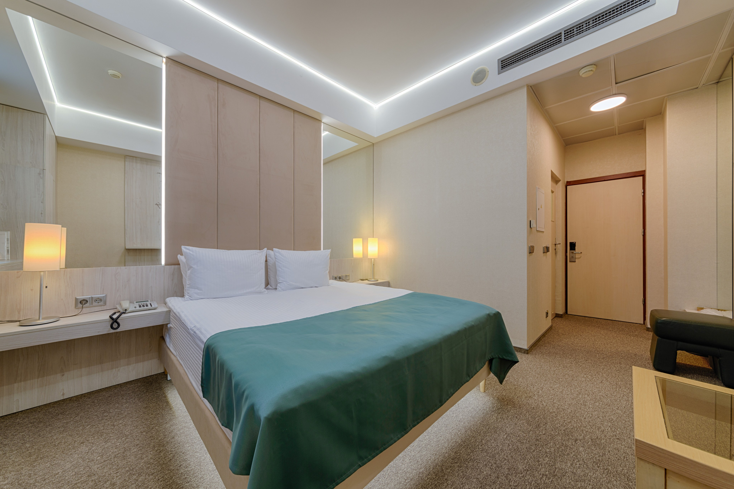 Hotel «Viktoriya». Фотограф Платон Македонский