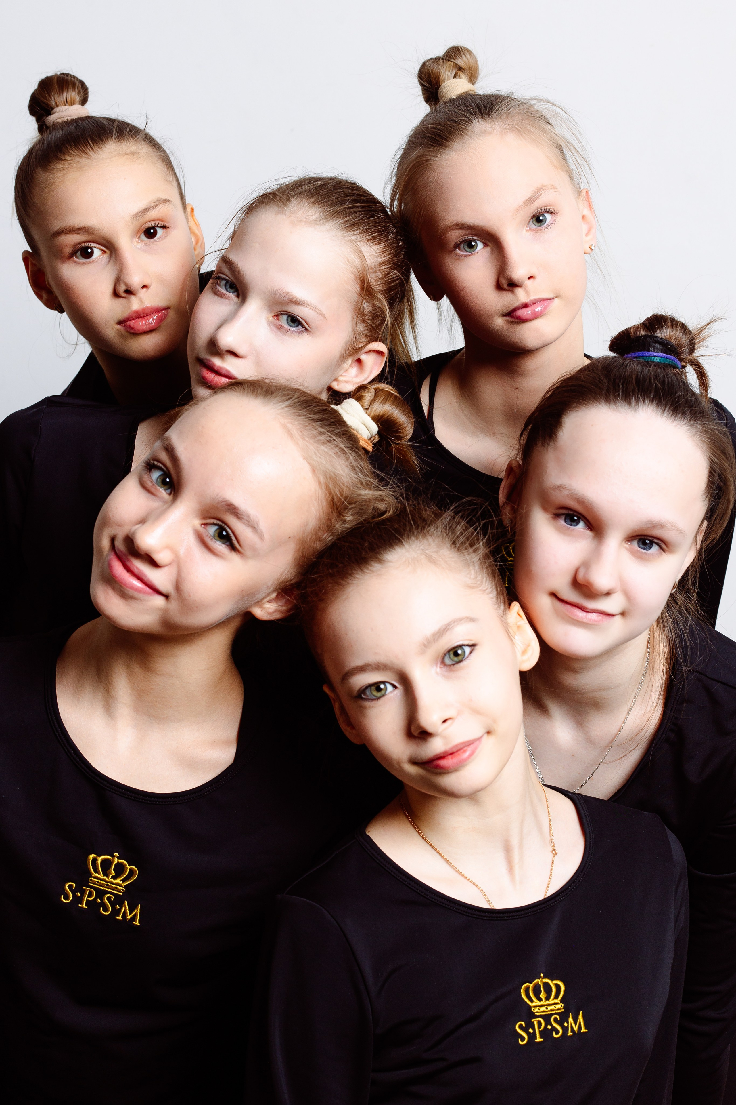 Фотографии Спортсменок в студии. Гимнастки сборной России фото. Групповое фото в Нижнем Новгороде.