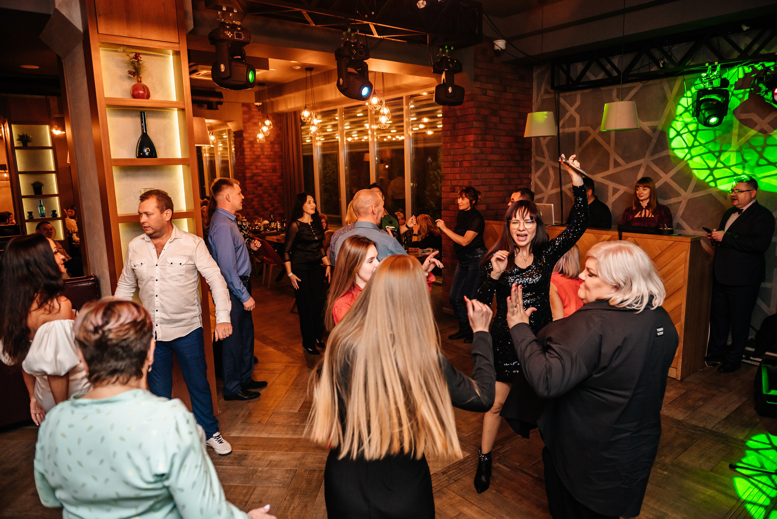 Ресторану Бакинский бульвар № 1 5лет. Свадебный и семейный фотограф в Дзержинске Екатерина Шулакова