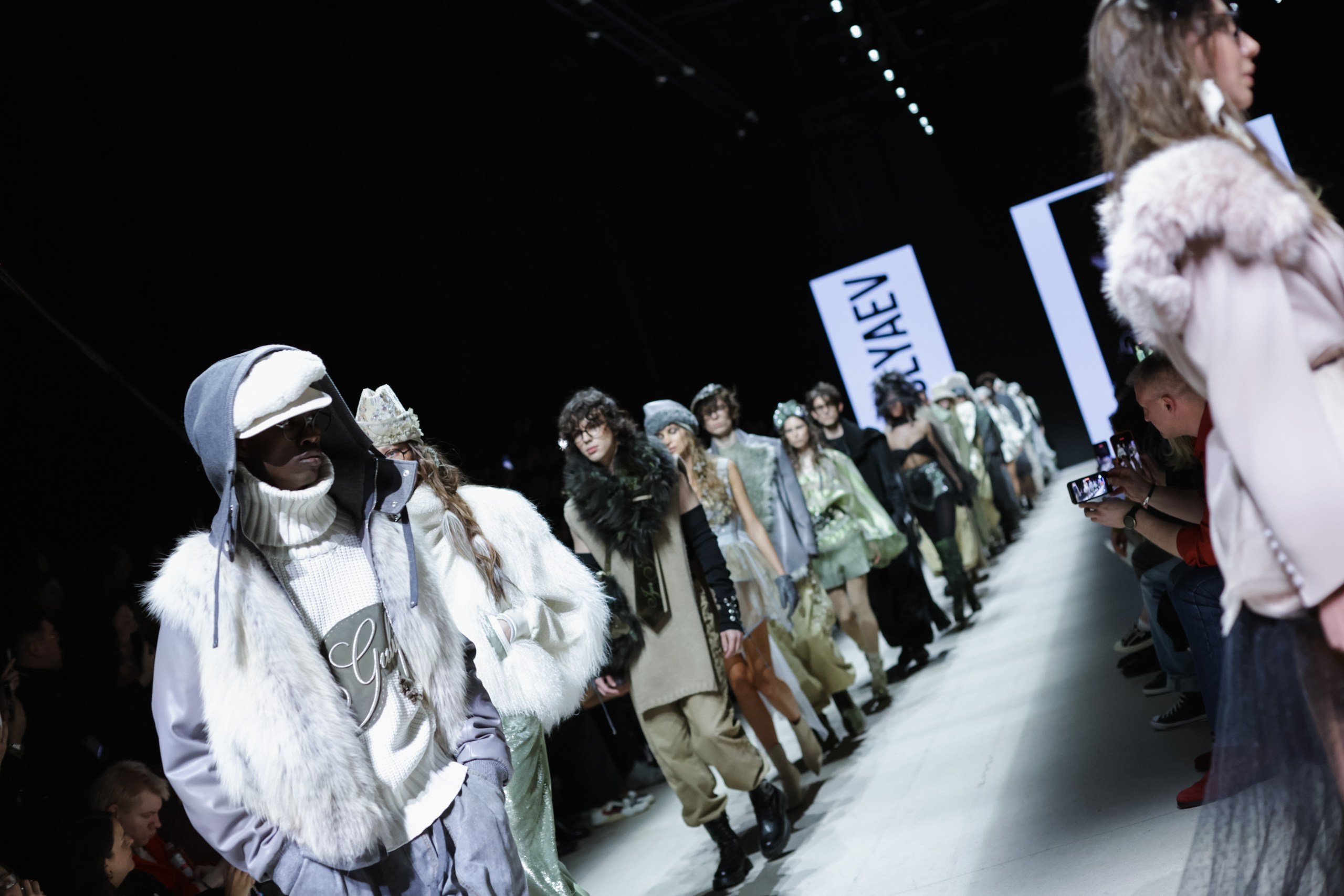 Показ IGOR GULYAEV — Moscow Fashion Week 19/03. Jane Kudryavtseva | MODEL PHOTO, PORTRAIT & EVENTS