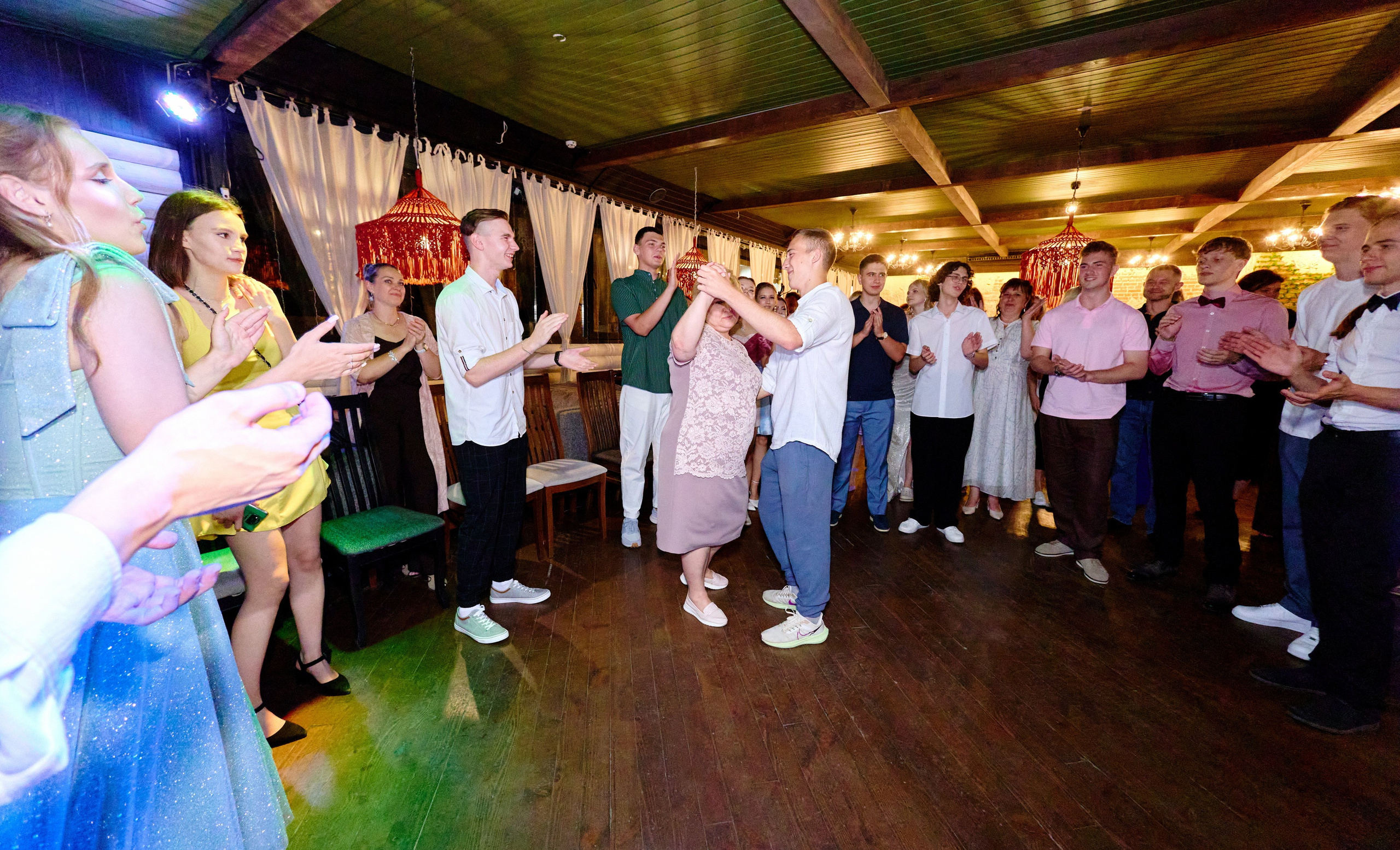 Выпускной 35 Сош. Фотограф Выпускные альбомы Таганрог Сергей Коробченко