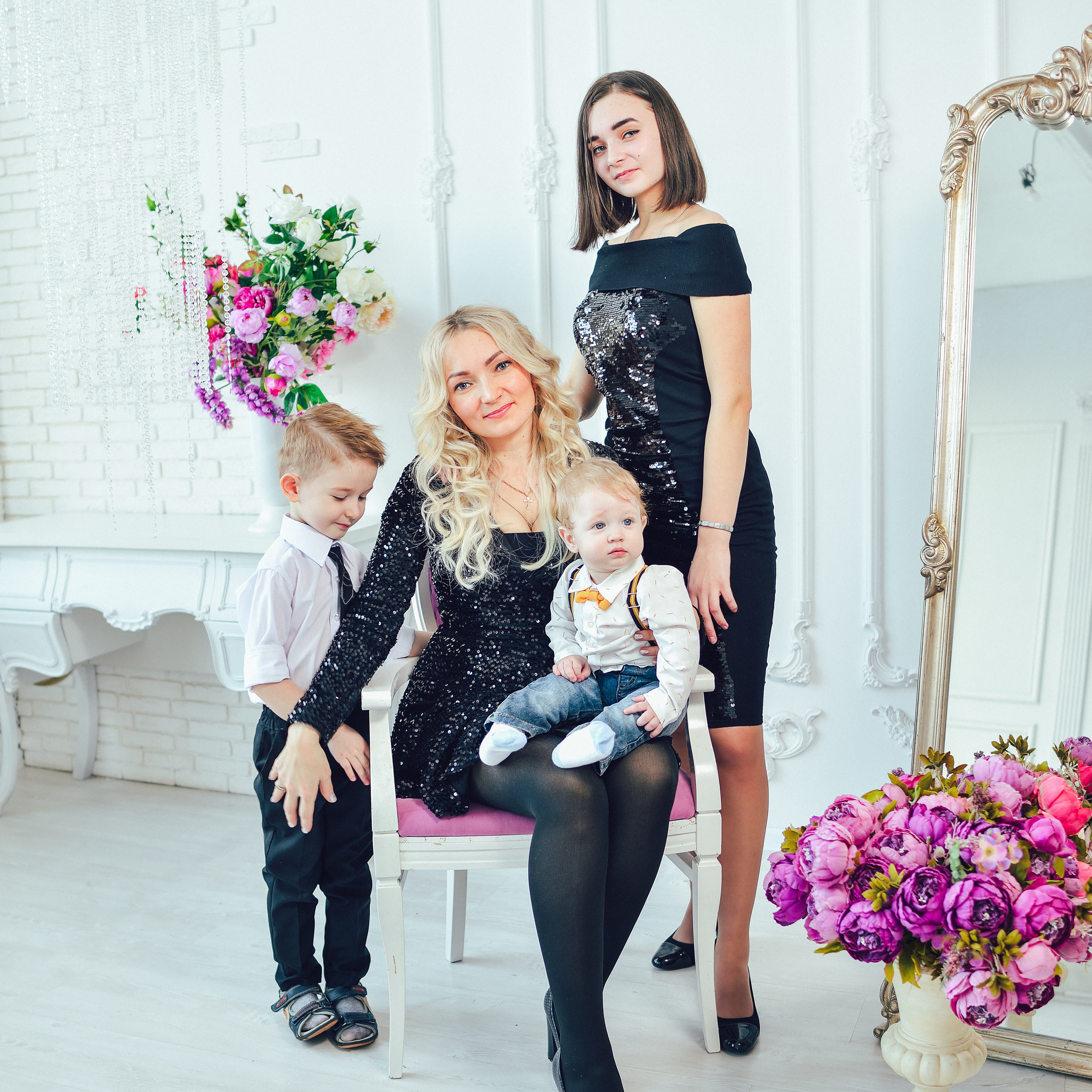 Женя, Надя, Лика и маленький Мирон. Свадебный и семейный фотограф в Барнауле Сергей Семакин